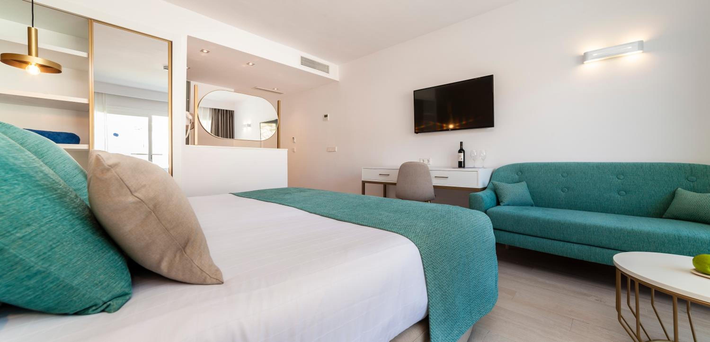 Deluxe Double Room photo 2