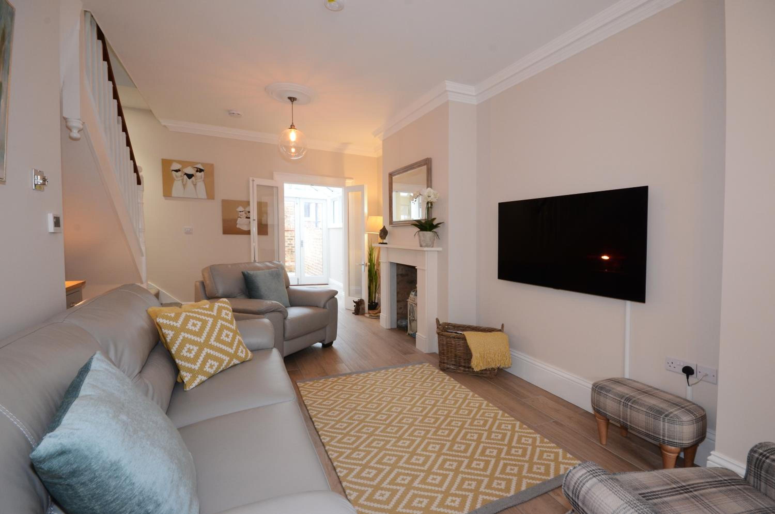 Three-Bedroom House - Photo 14