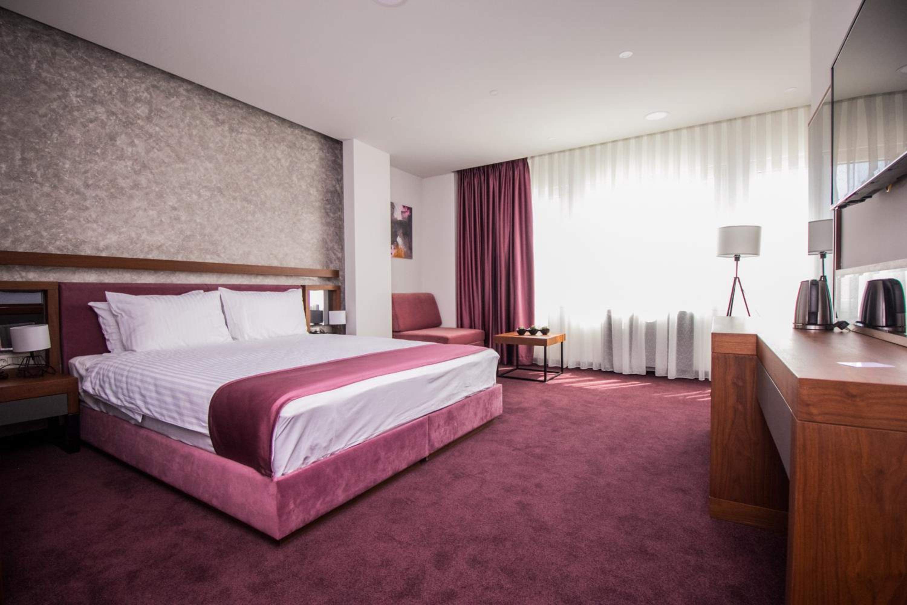 Deluxe Double Room - Photo 14