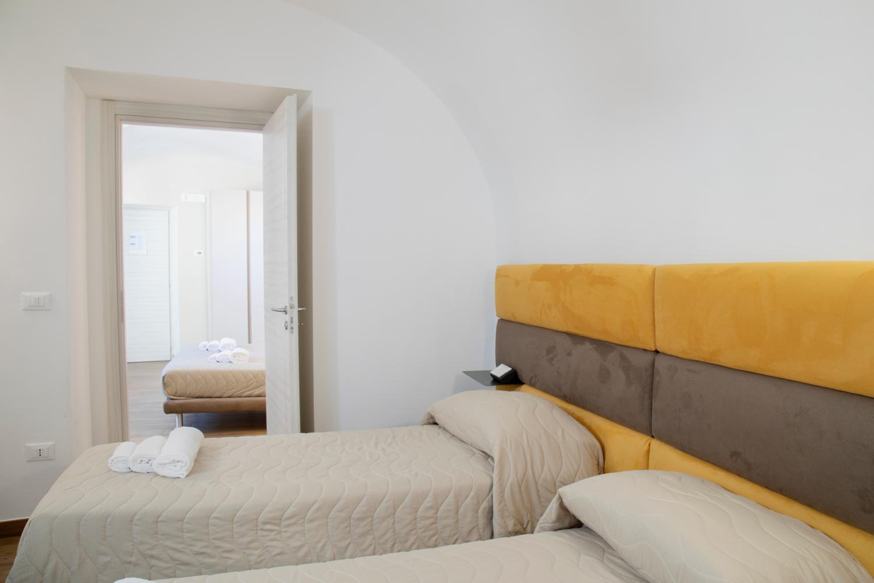 Double Room with Private Bathroom - Photo 1