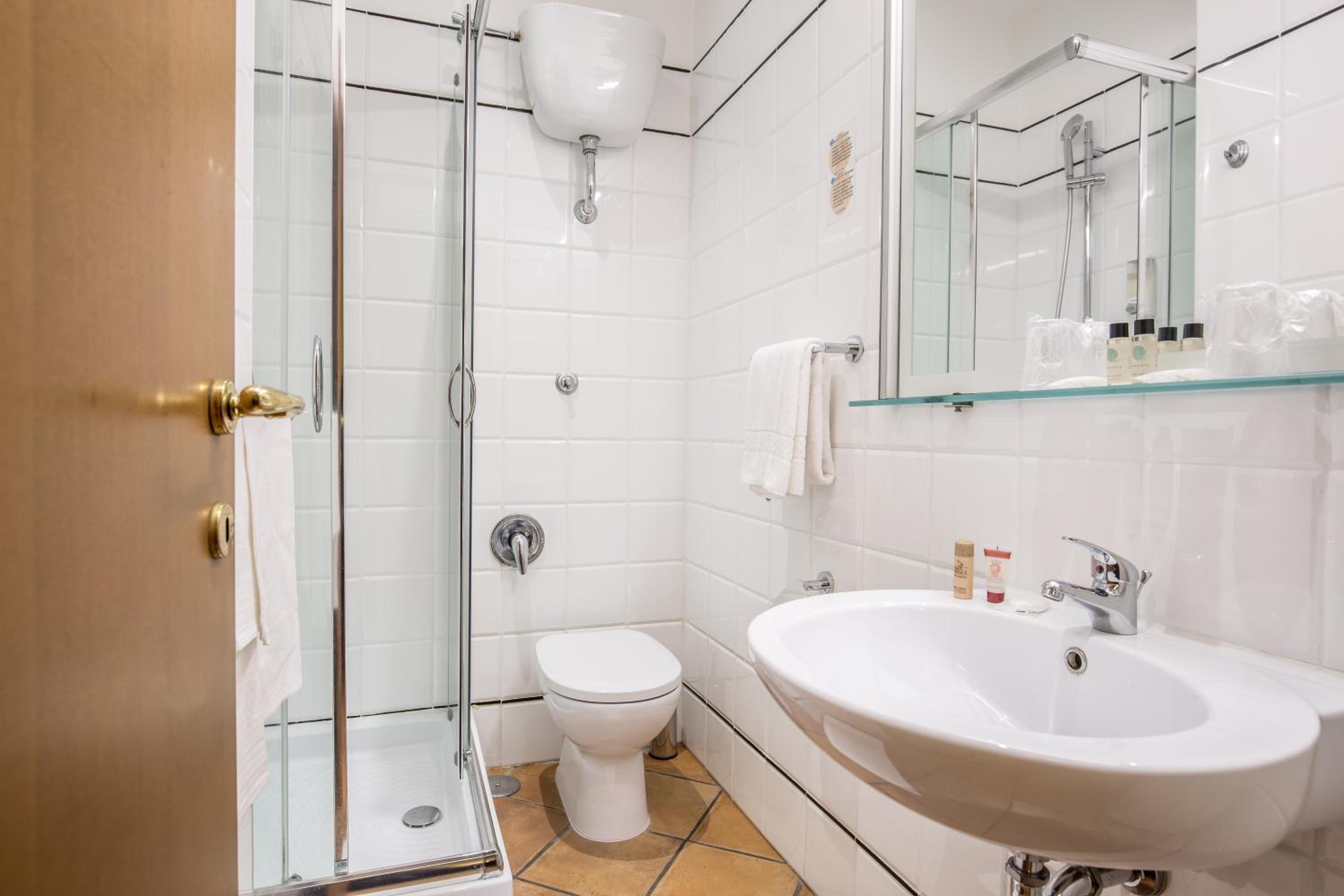Double or Twin Room photo 2