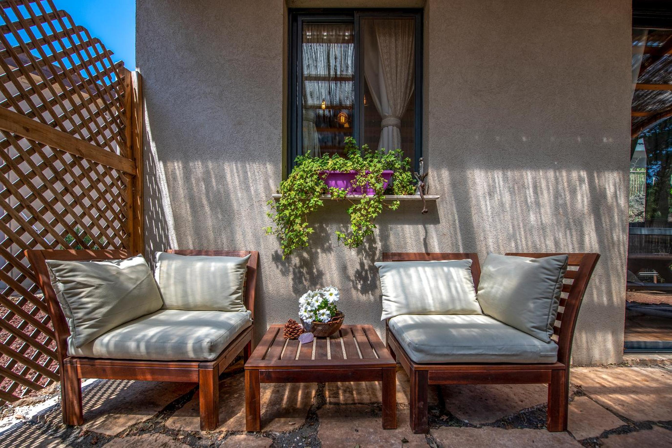 Family Room with Garden View photo 3