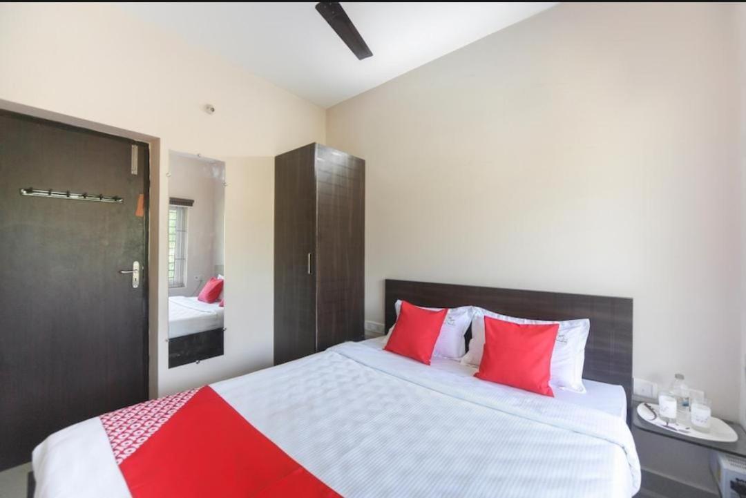 Three-Bedroom Villa photo 2