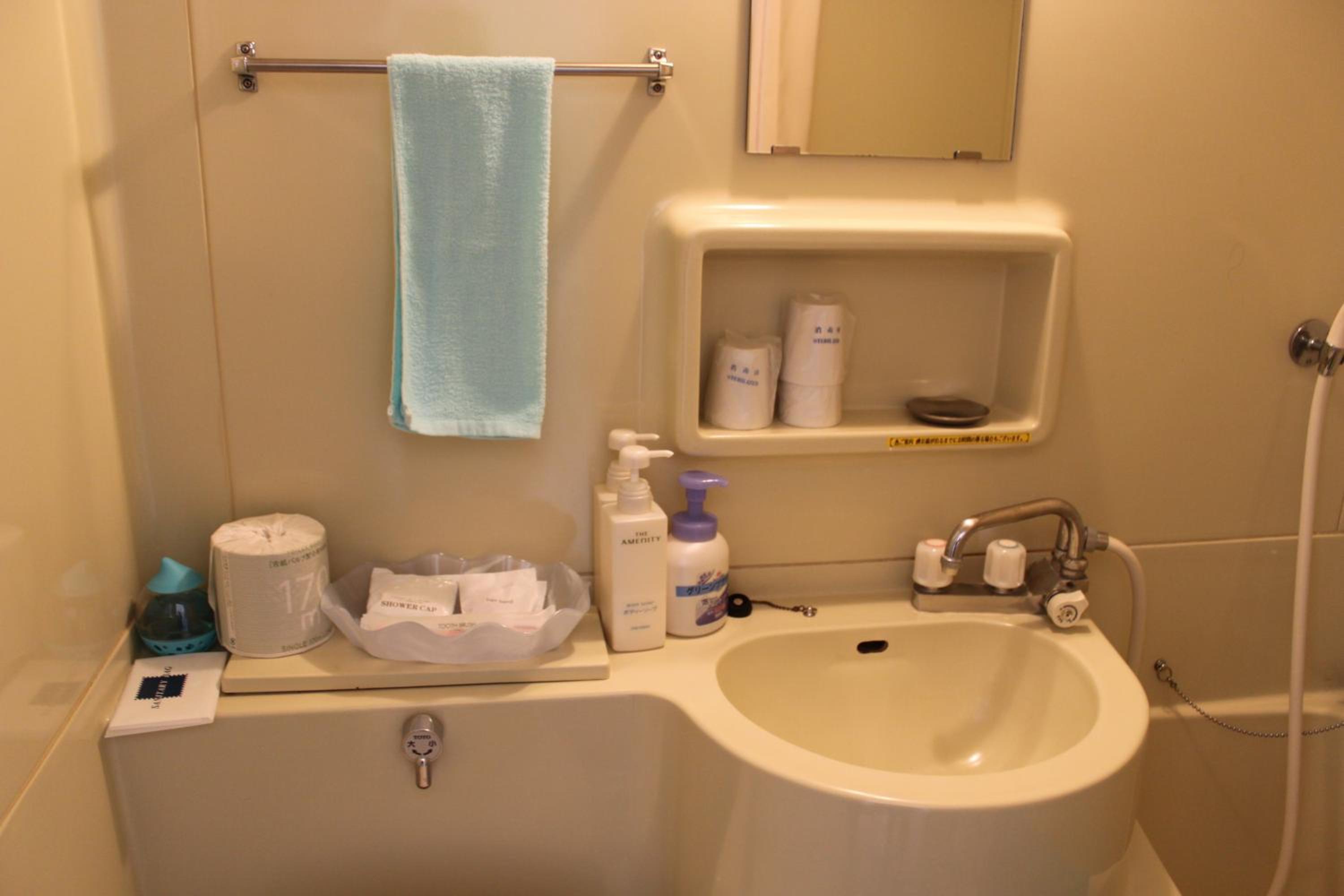 Quadruple Room with Lake View - Photo 6