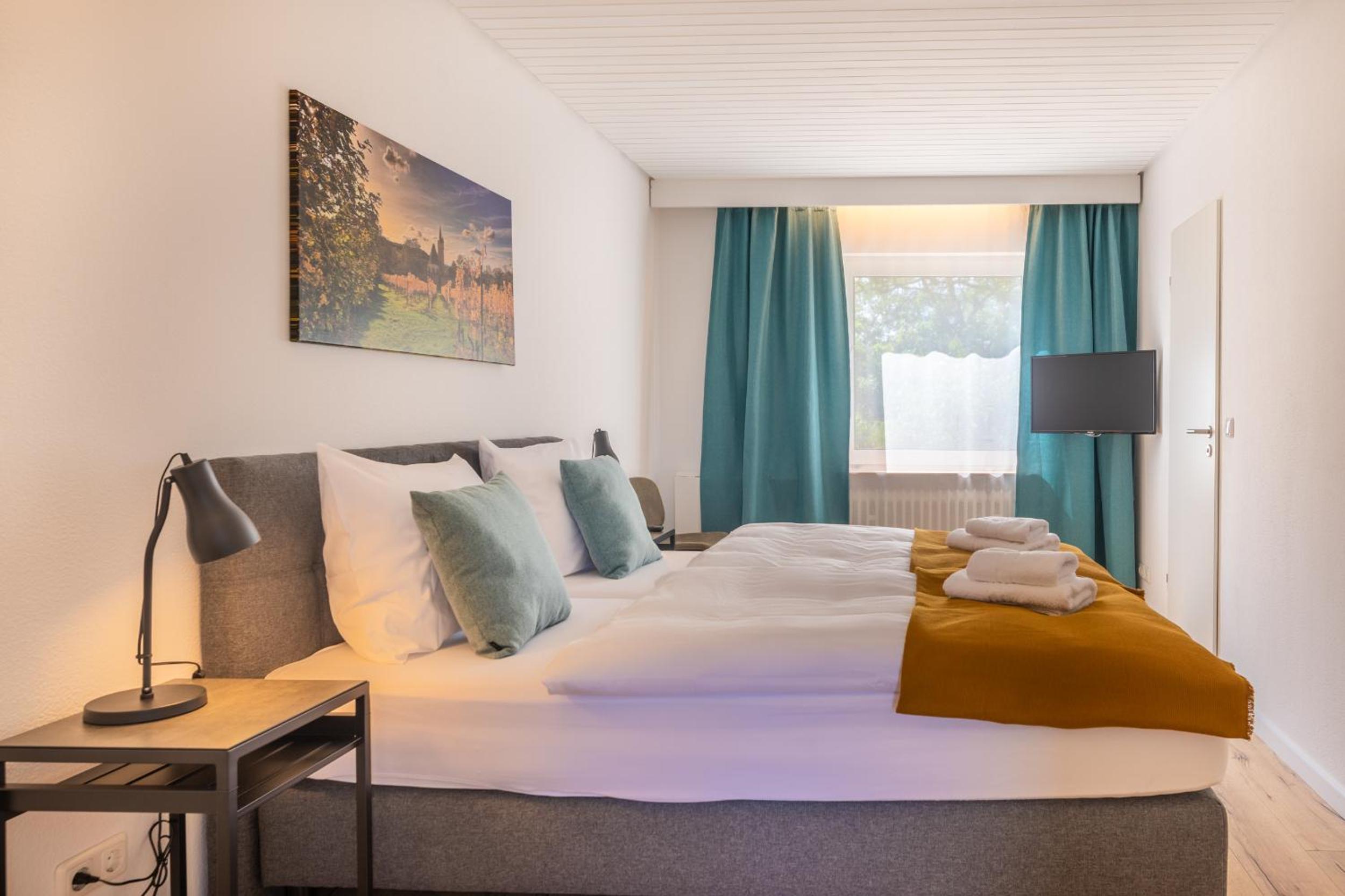 Double Room with Private Bathroom - Photo 8