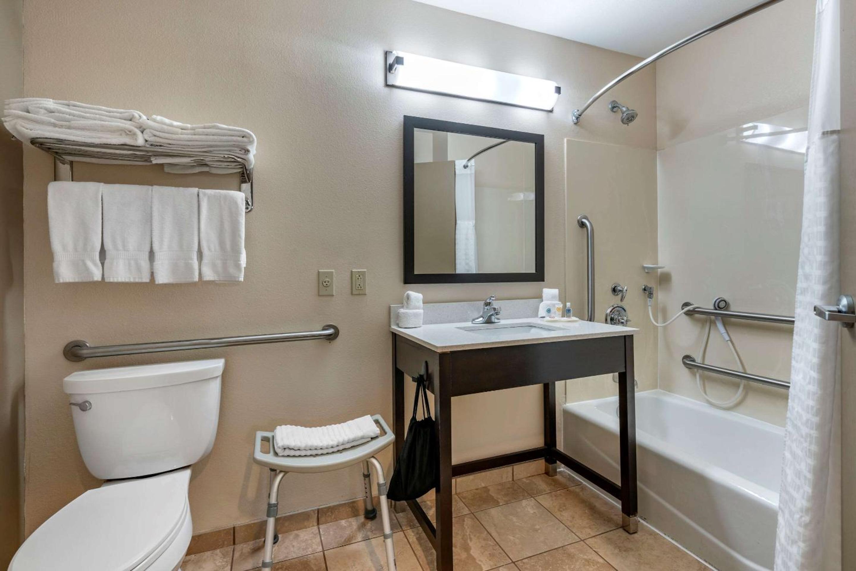 King Room - Accessible/Non-Smoking