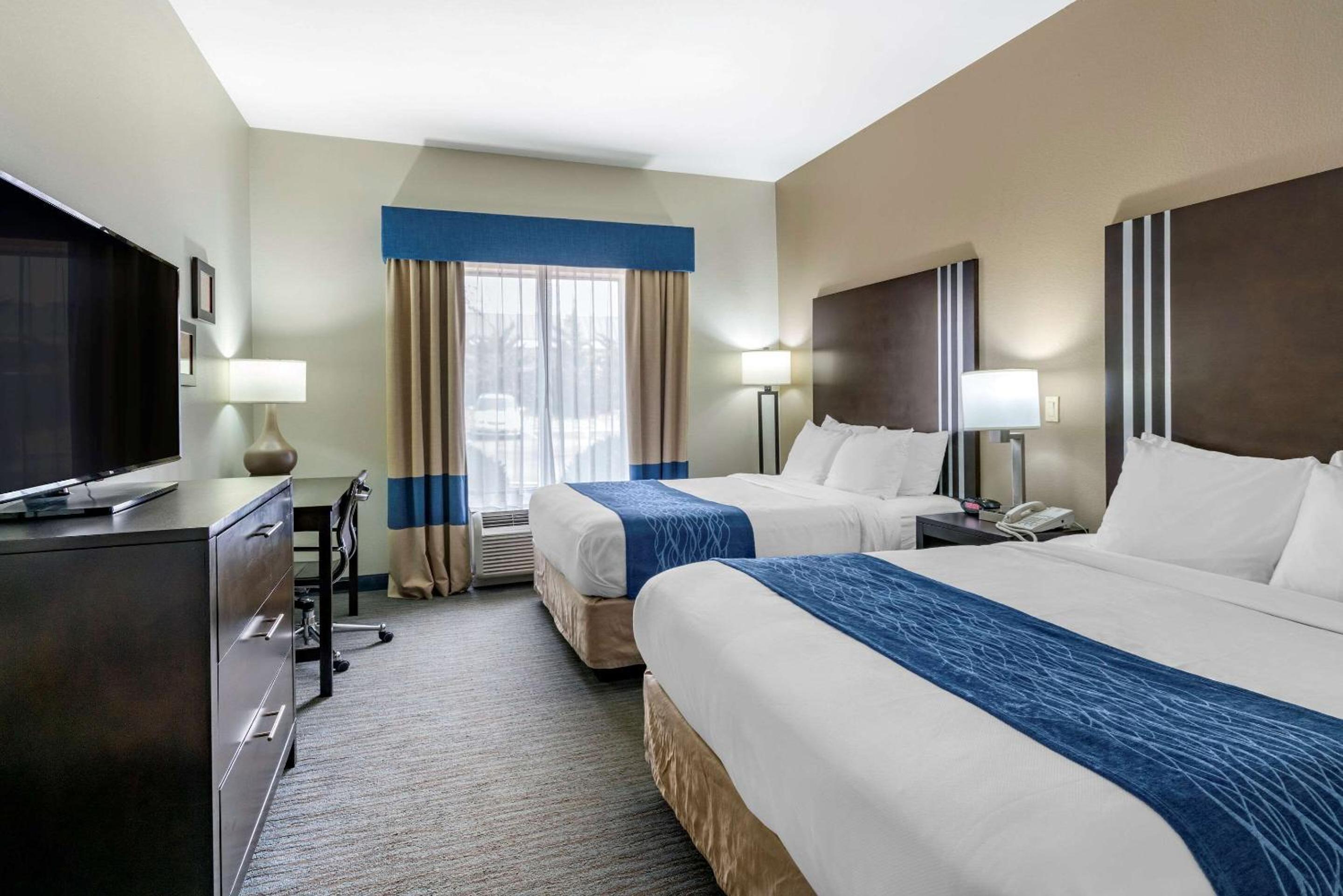 Queen Room with Two Queen Beds - Accessible/Non-Smoking  photo 1