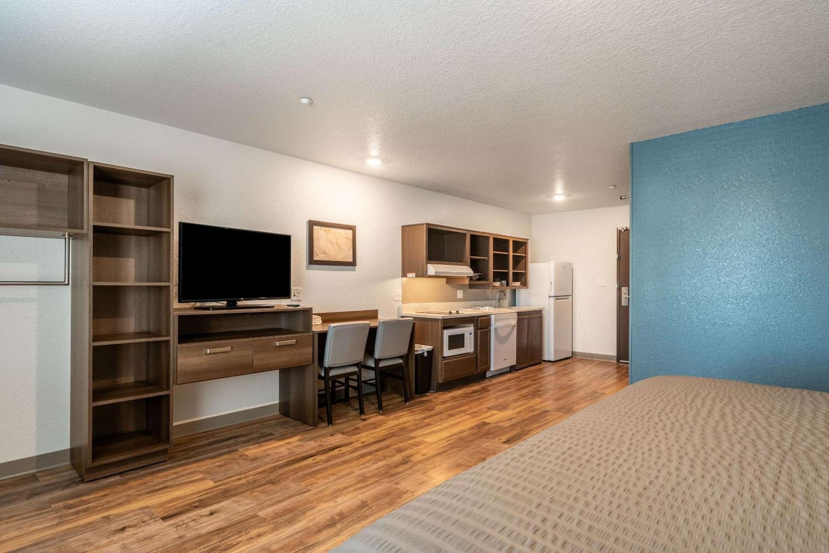 King Room - Accessible/Non-Smoking - Photo 4