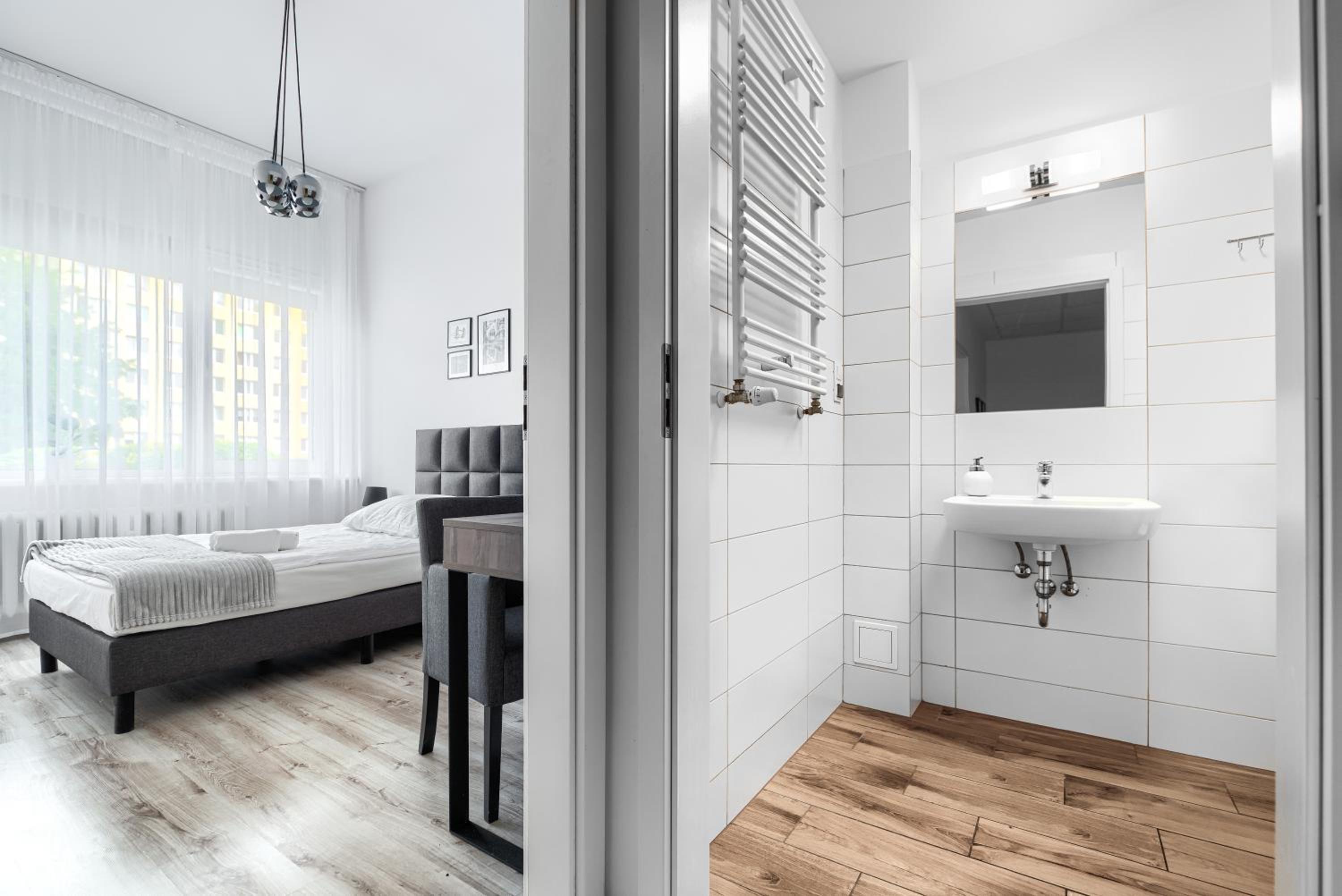 Single Room with Shared Bathroom photo 2