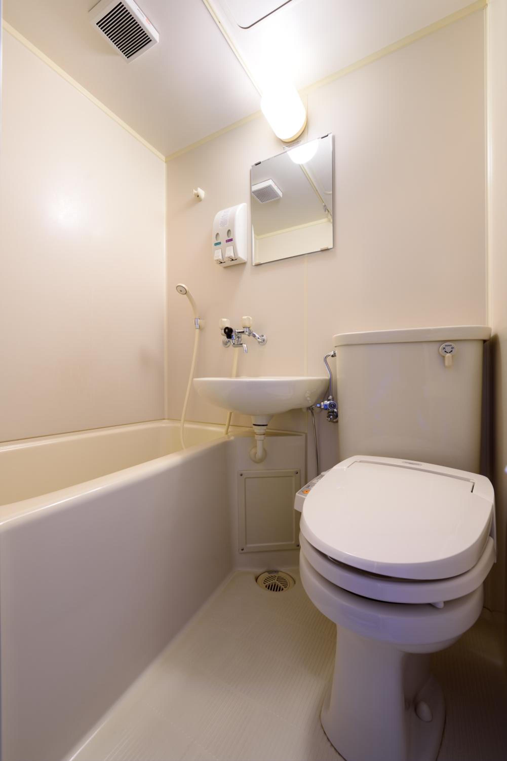 Small Double Room - Non-Smoking - Photo 4