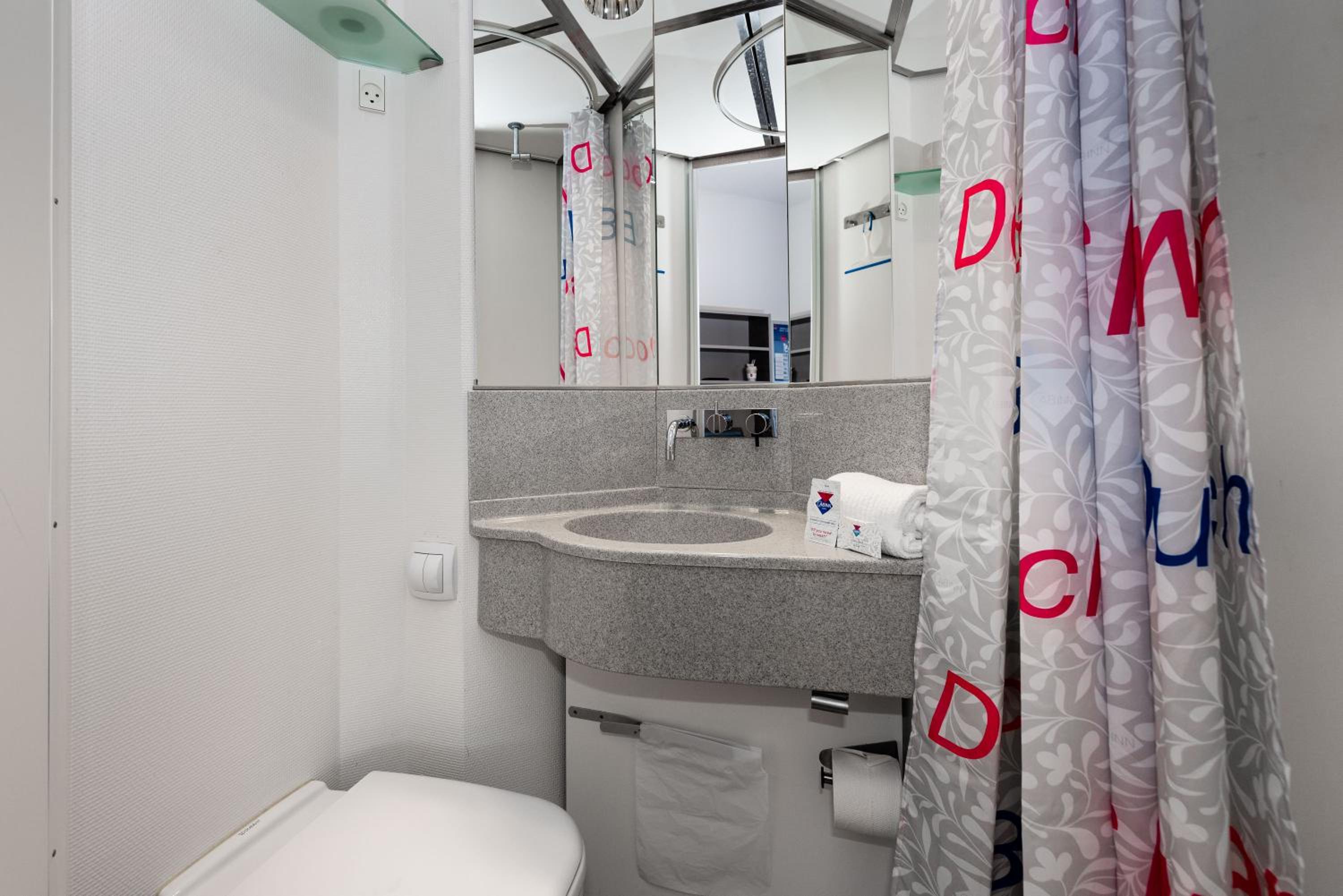 Standard Plus Queen Room