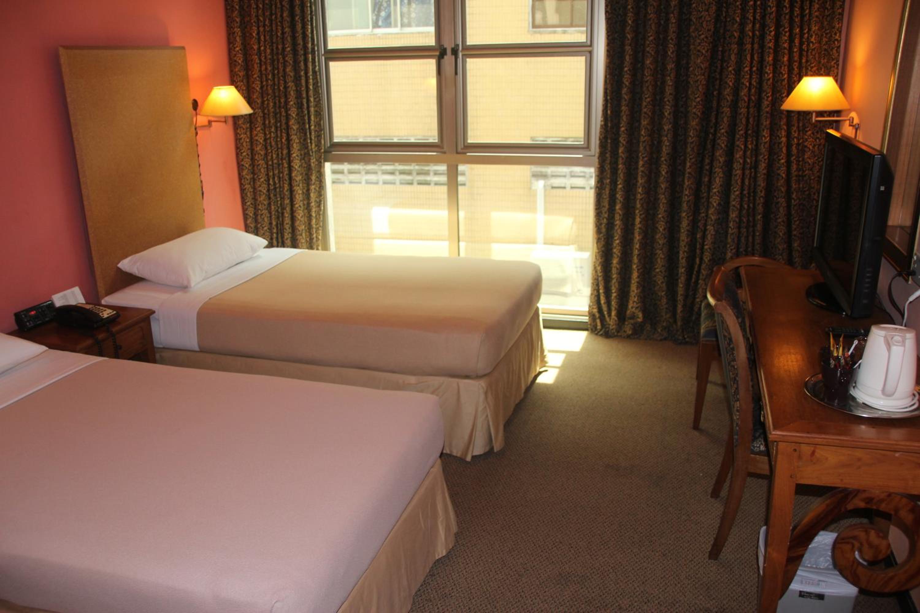 Deluxe Twin Room photo 2
