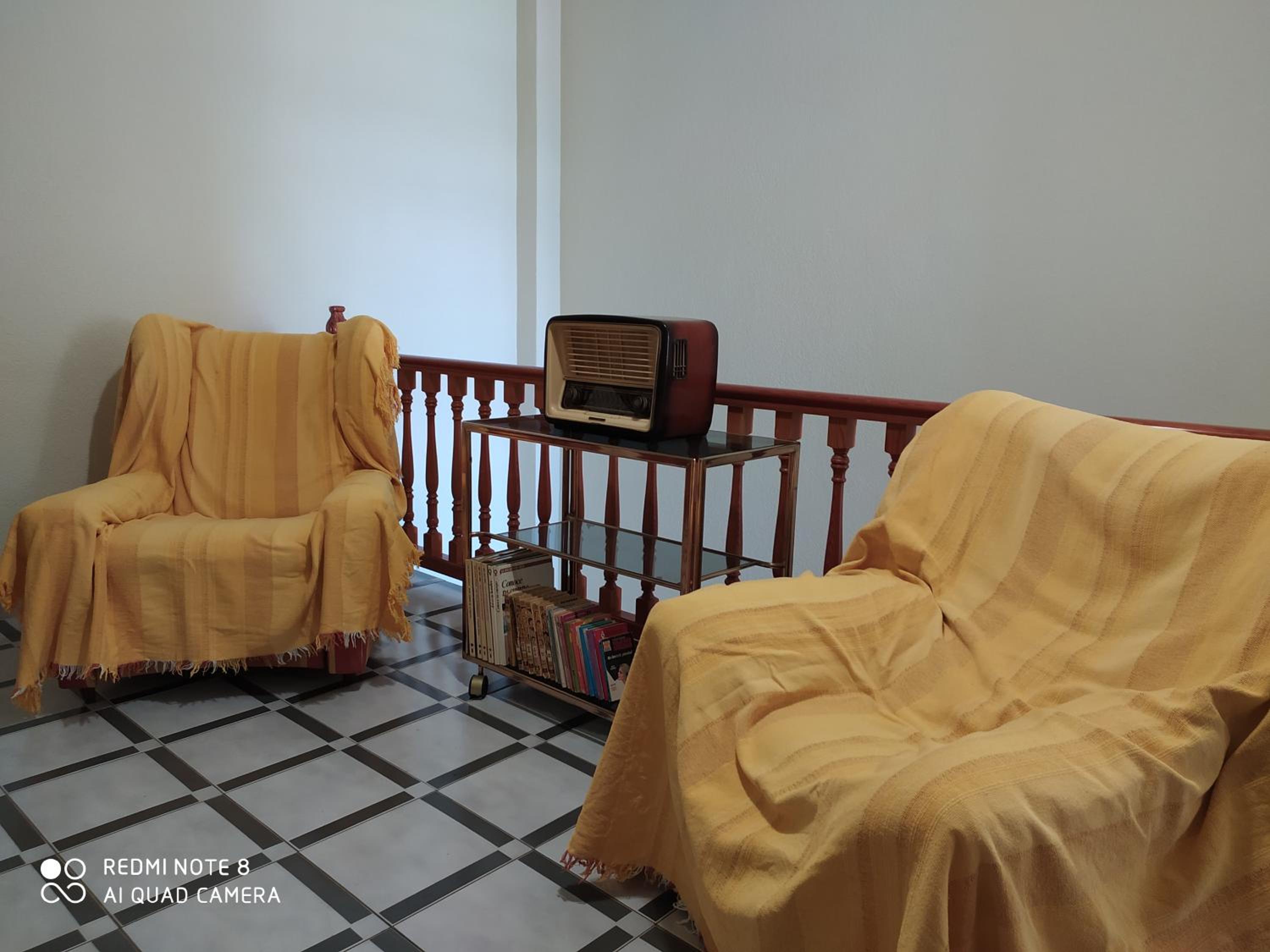 Six-Bedroom House - Photo 22