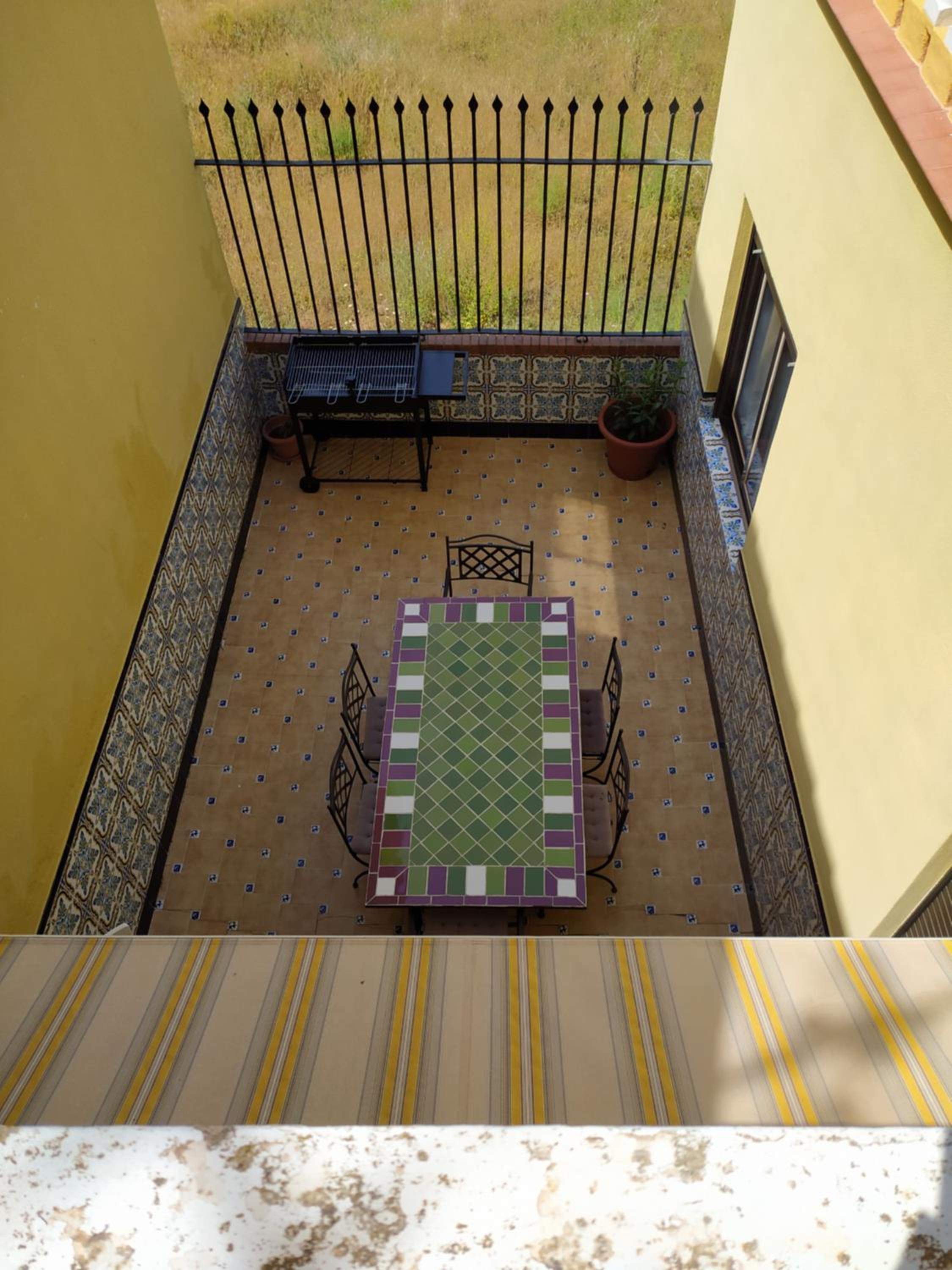Six-Bedroom House - Photo 21
