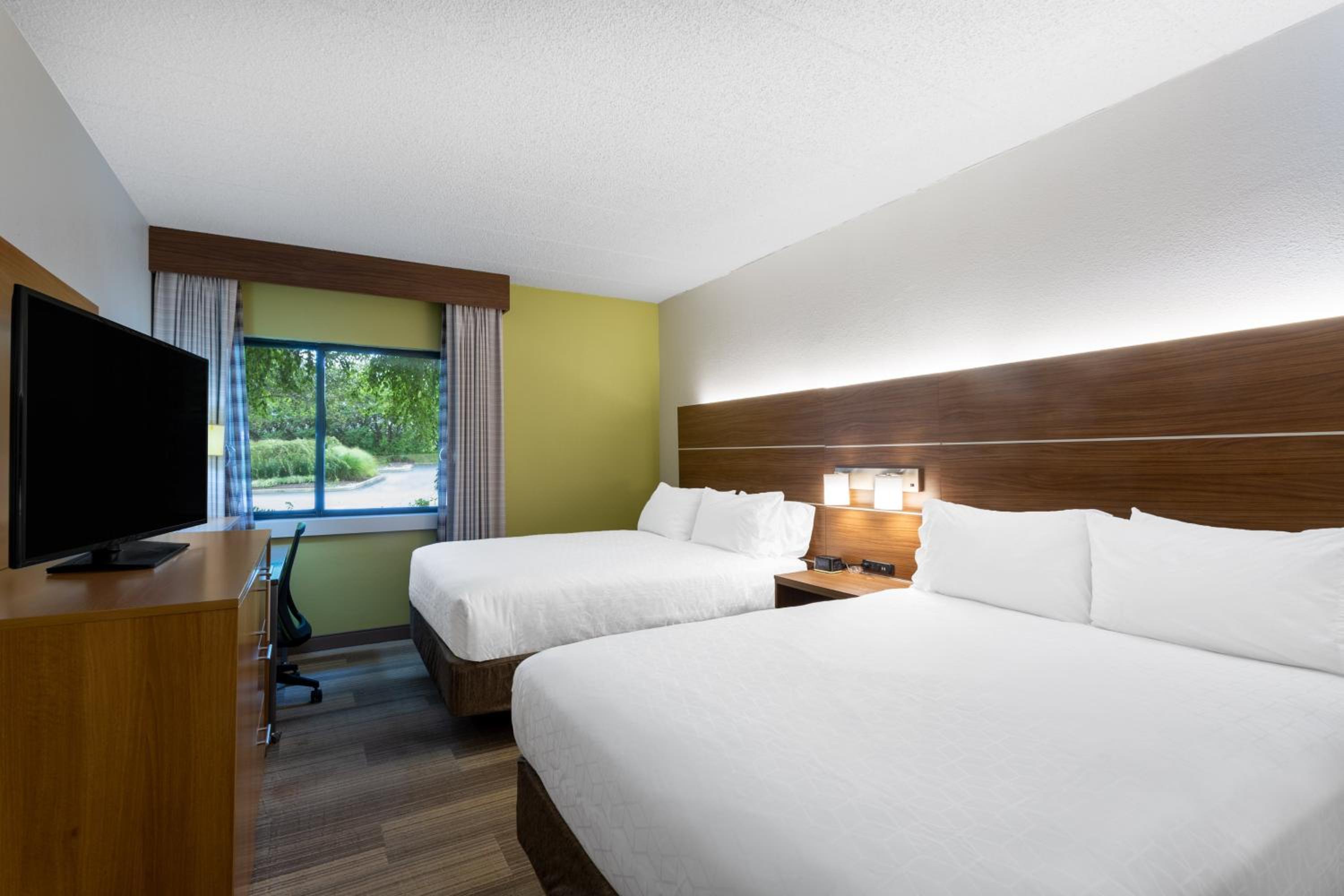 Standard Queen Room with Two Queen Beds - Communications and Mobility Accessible - Photo 1
