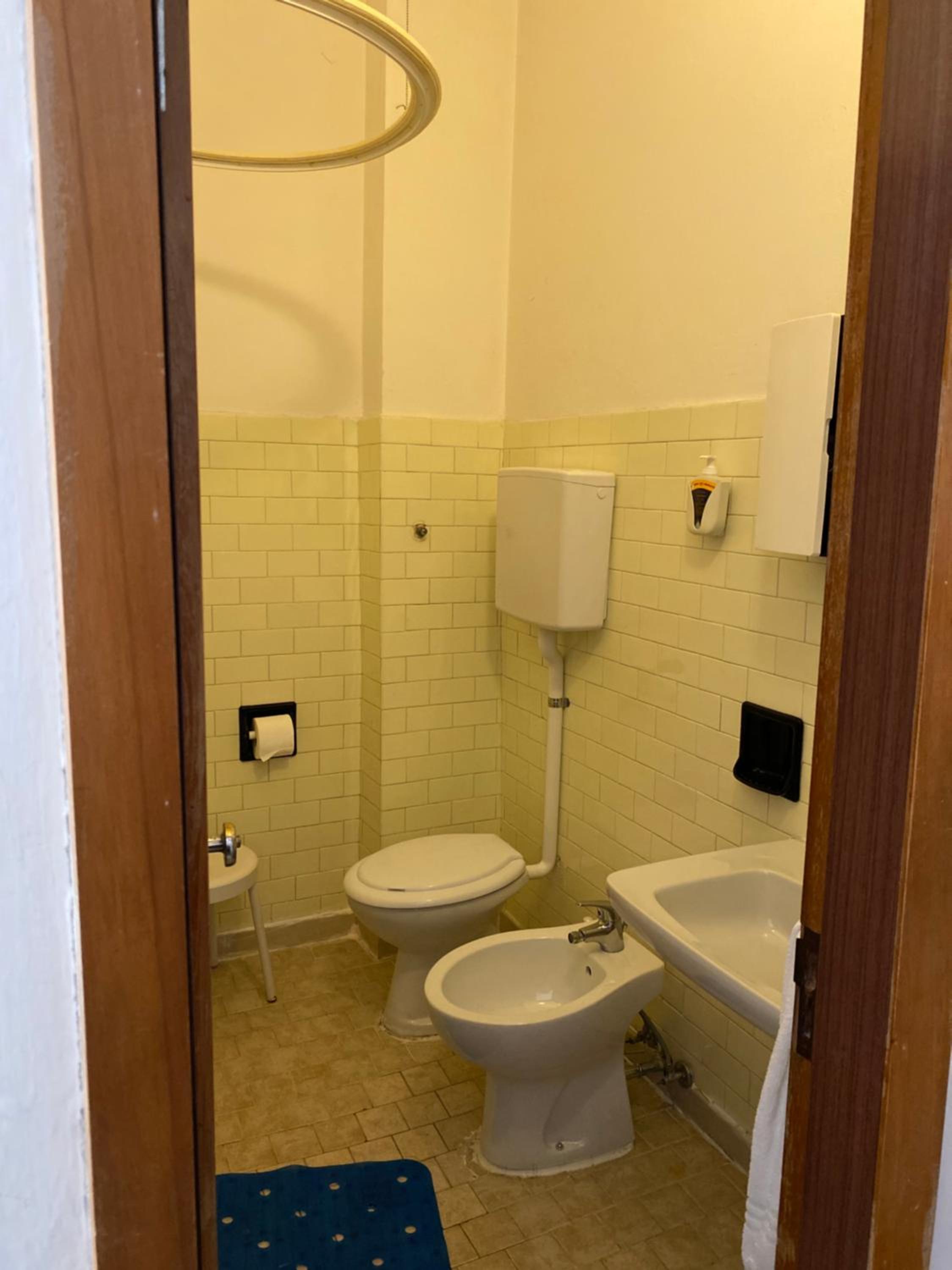 Double Room - Photo 8