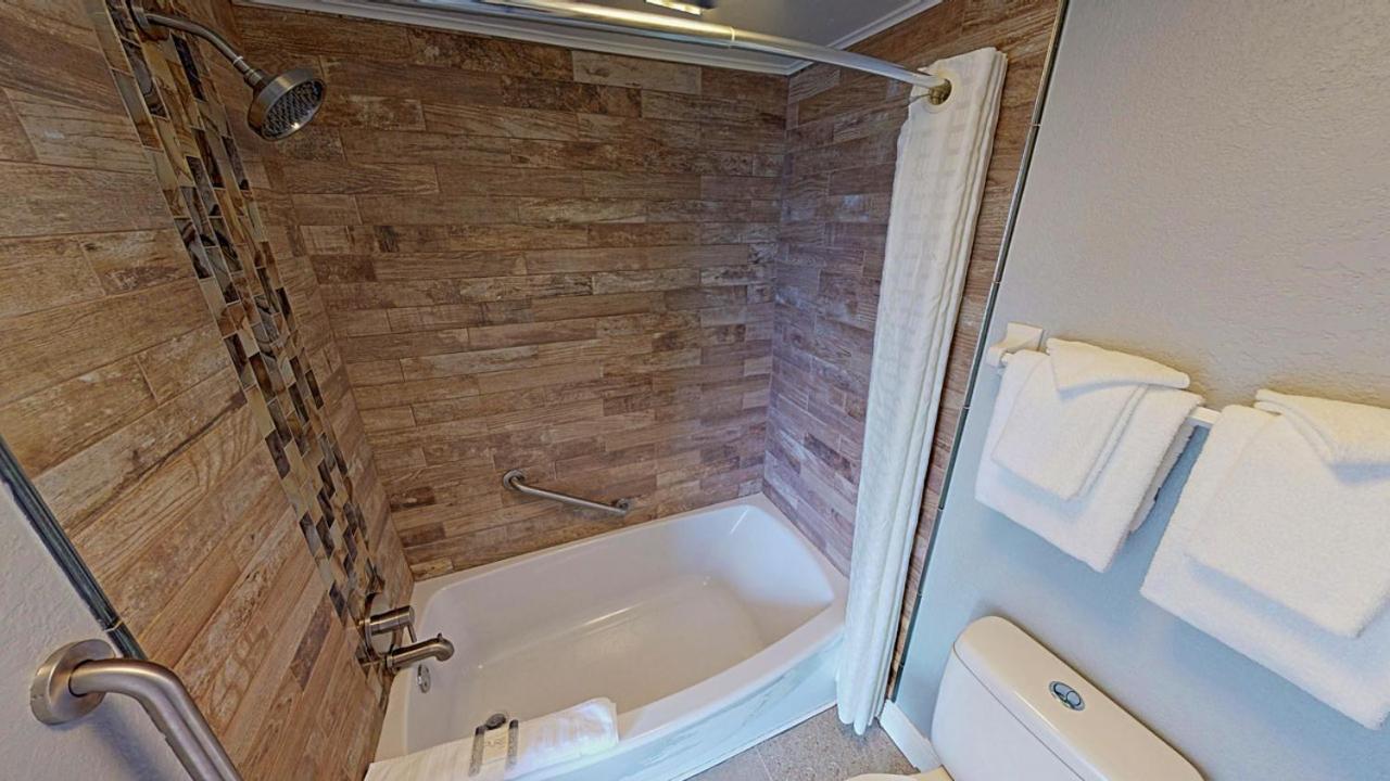Executive King Ocean View -414 - Photo 4