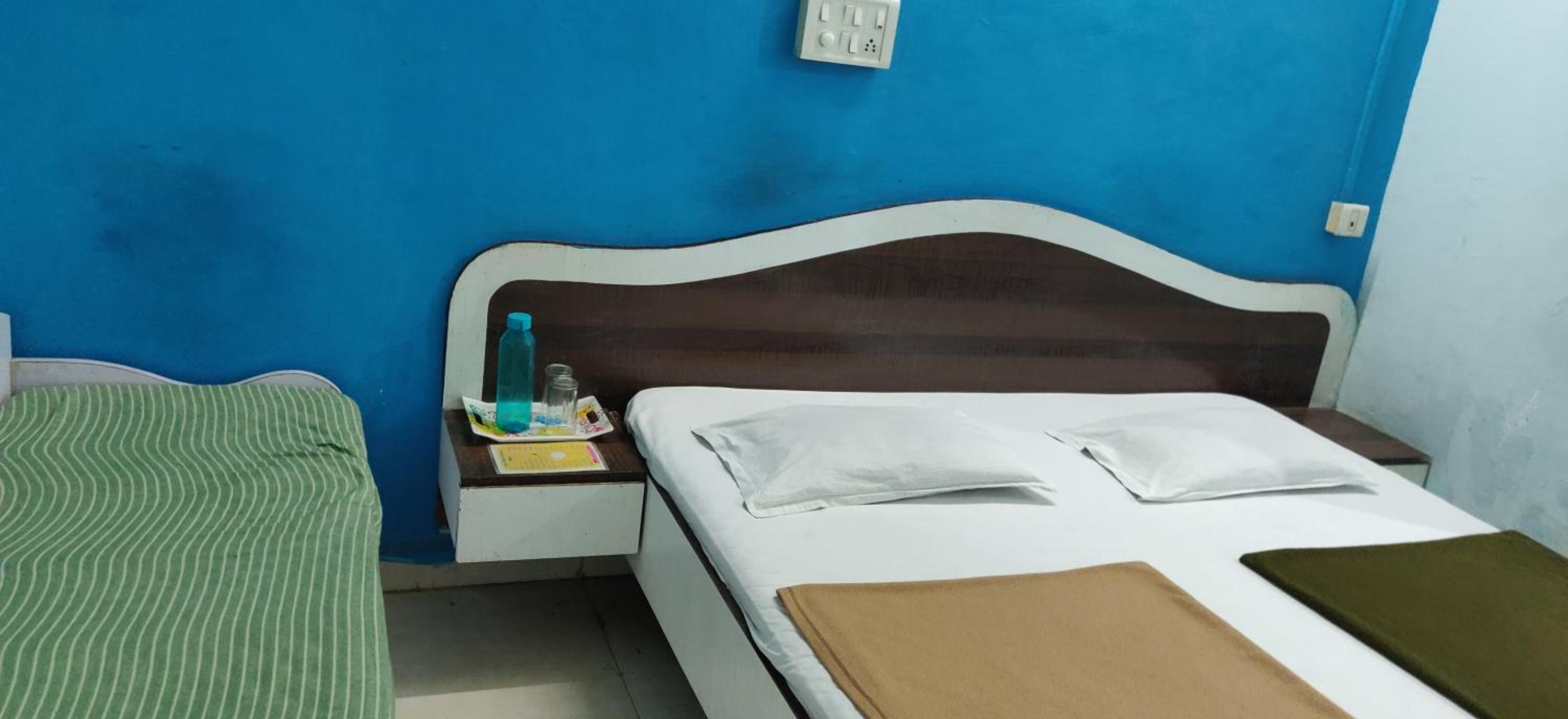 Small Single Room photo 1