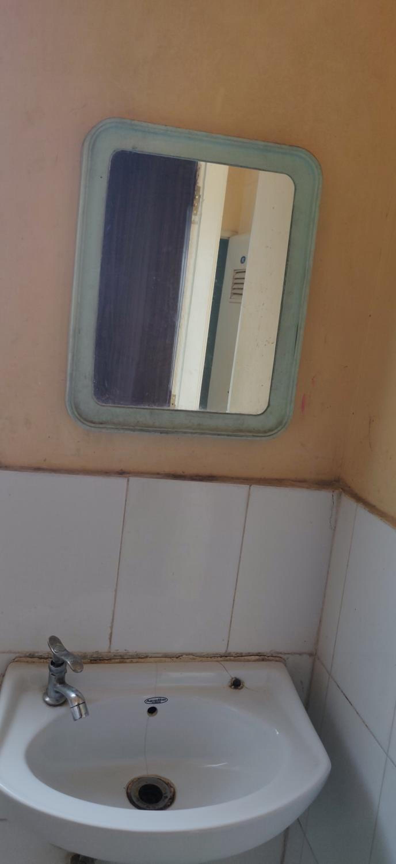 Small Single Room photo 2