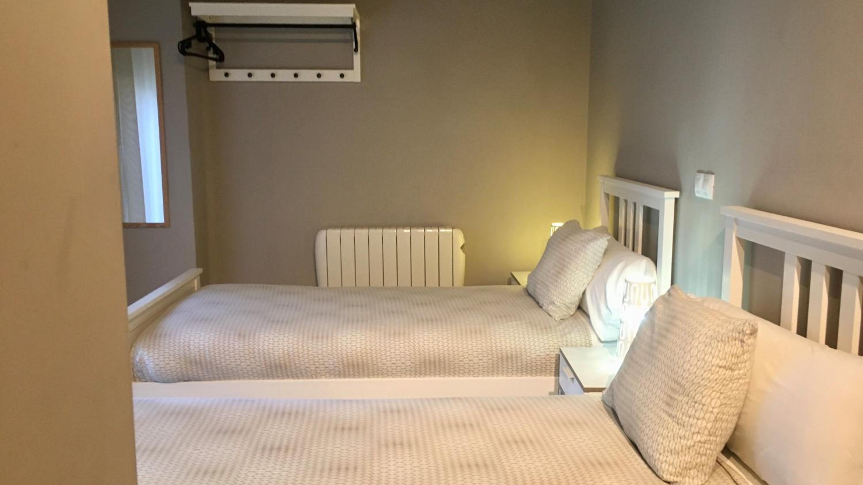 Twin Room - Photo 40
