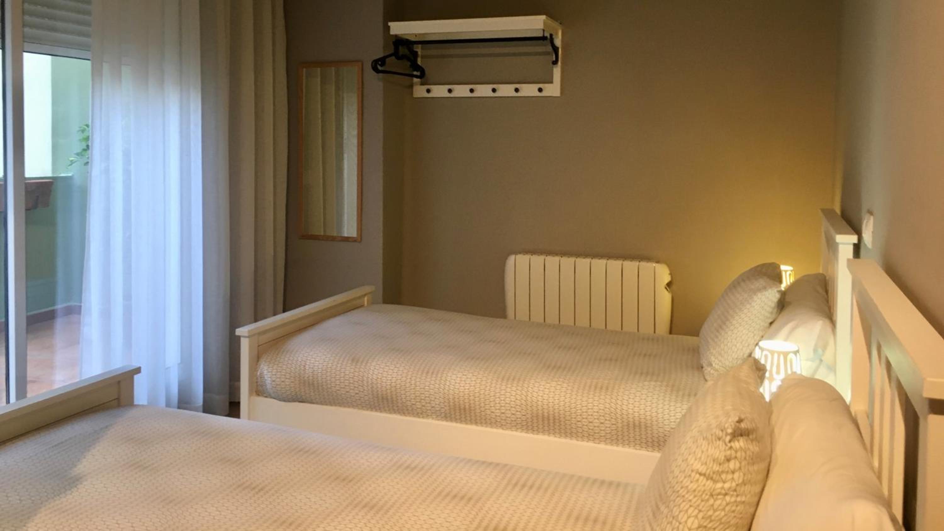 Twin Room - Photo 72