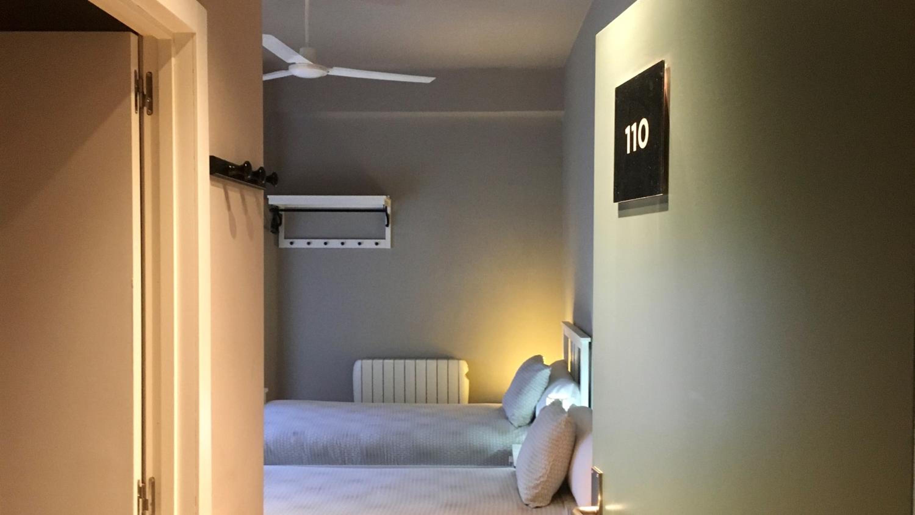 Twin Room - Photo 1