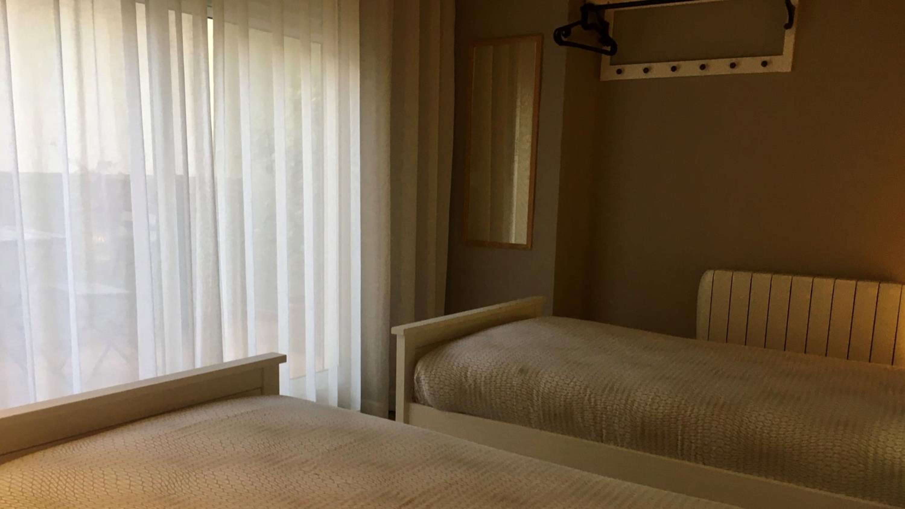 Twin Room - Photo 6