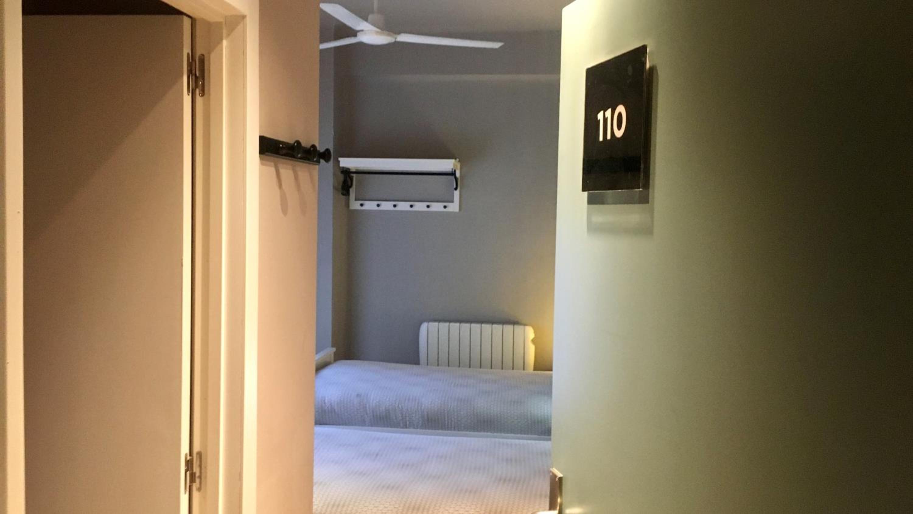 Twin Room - Photo 75