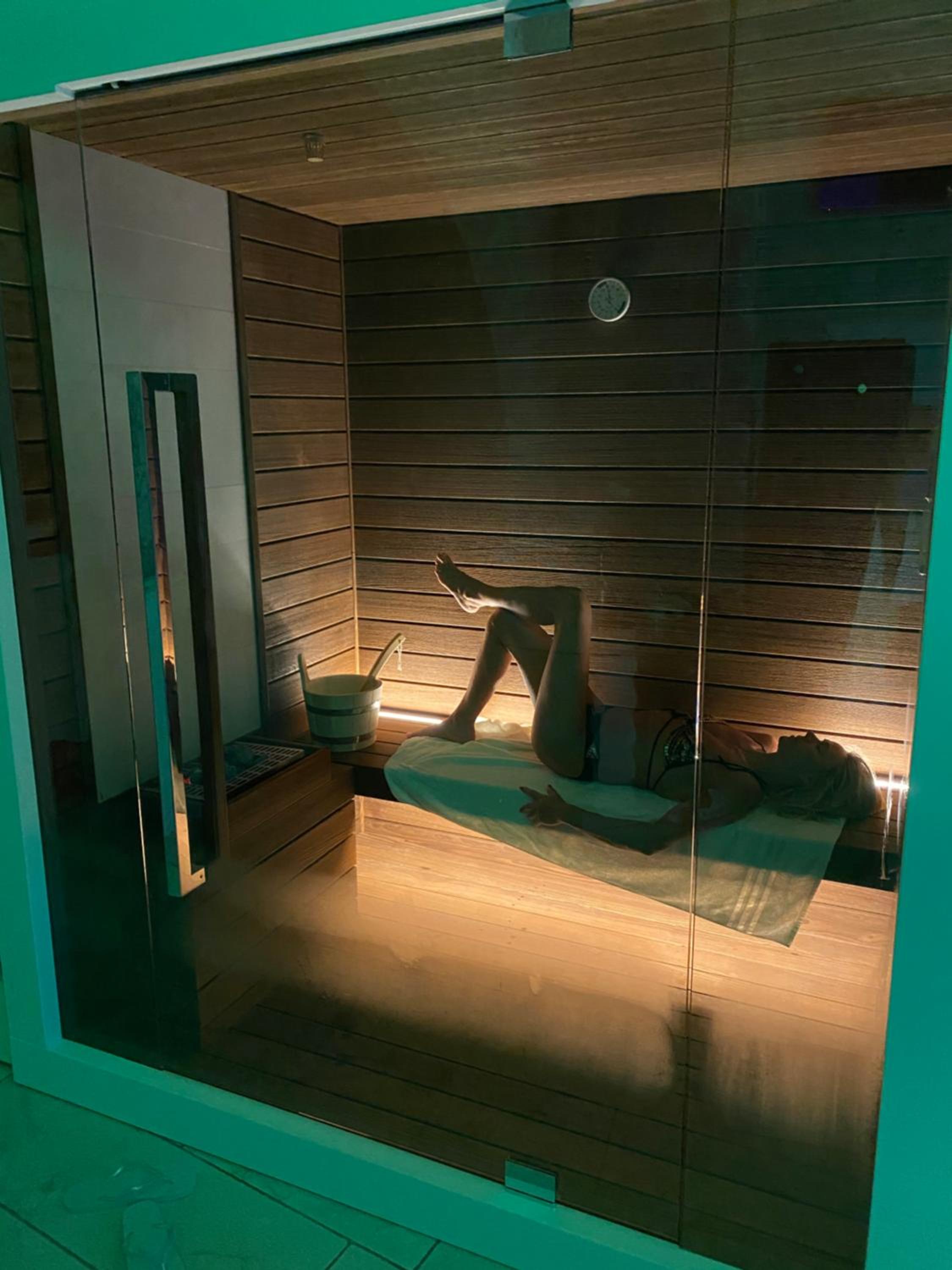 Suite with Spa Access - Photo 15