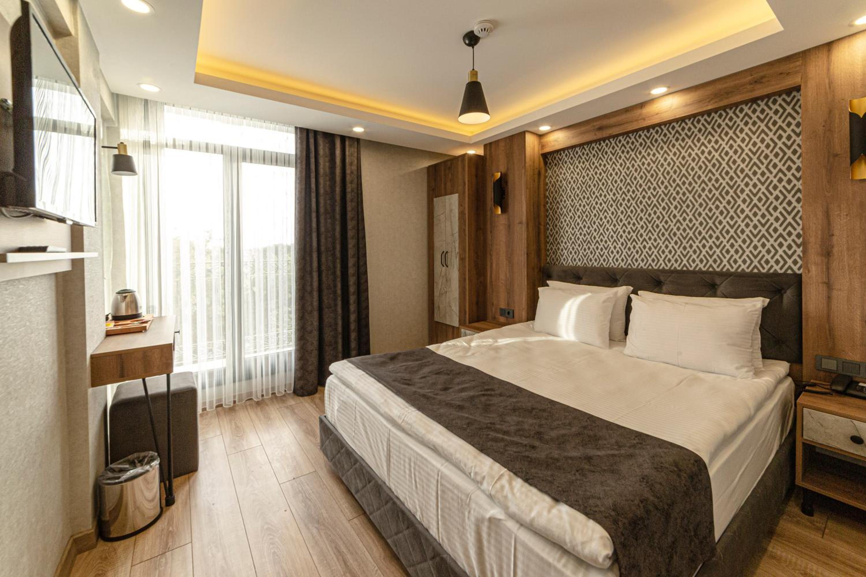 Standard Double or Twin Room photo 1