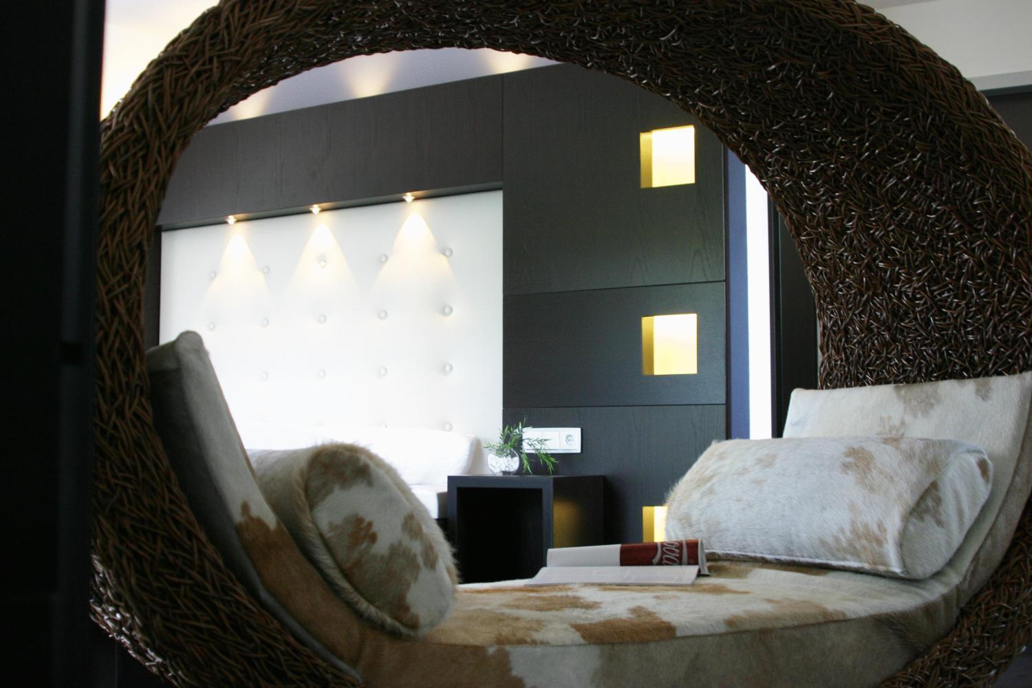 Suite - Photo 1