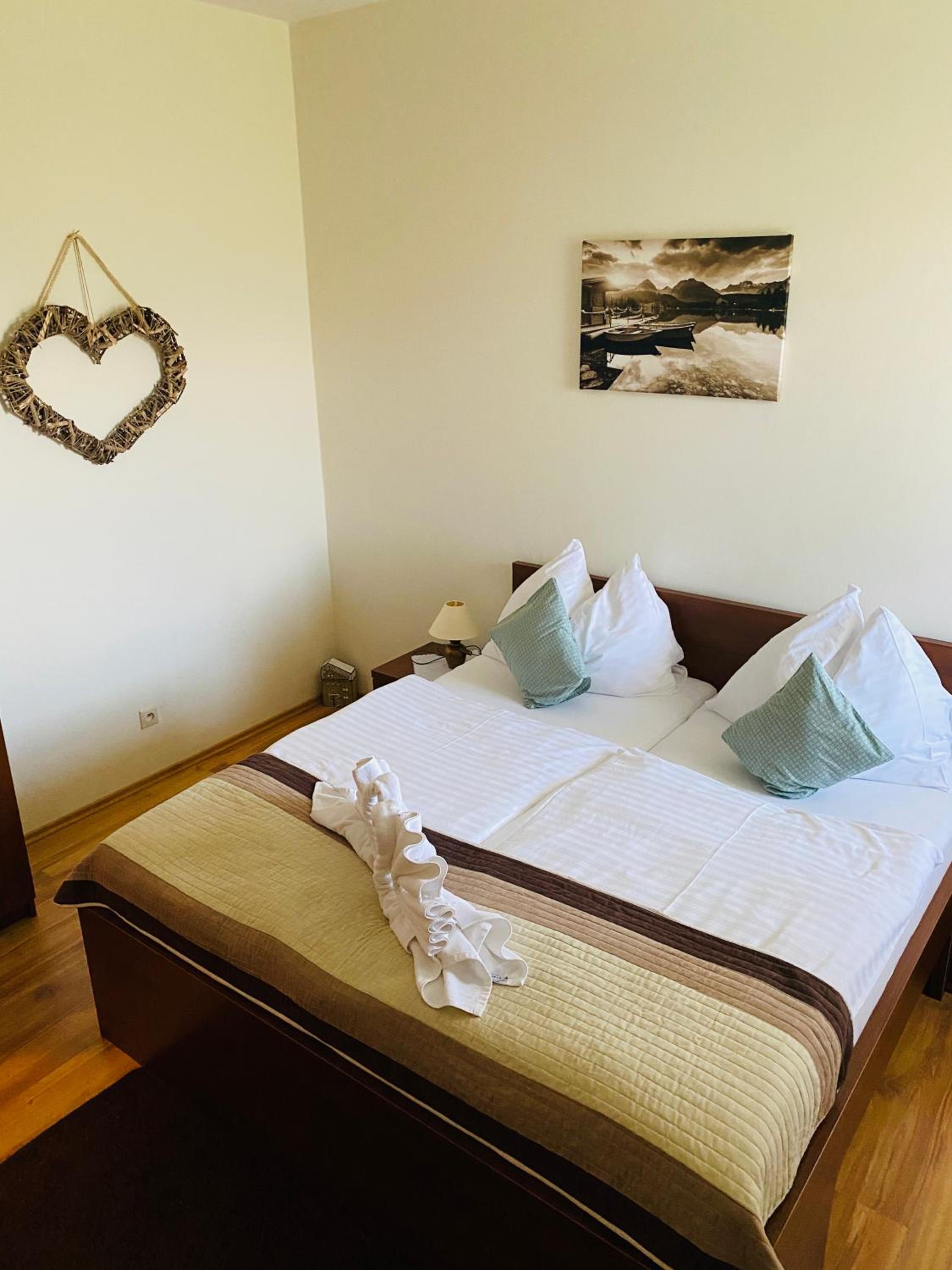 One-Bedroom Suite photo 2