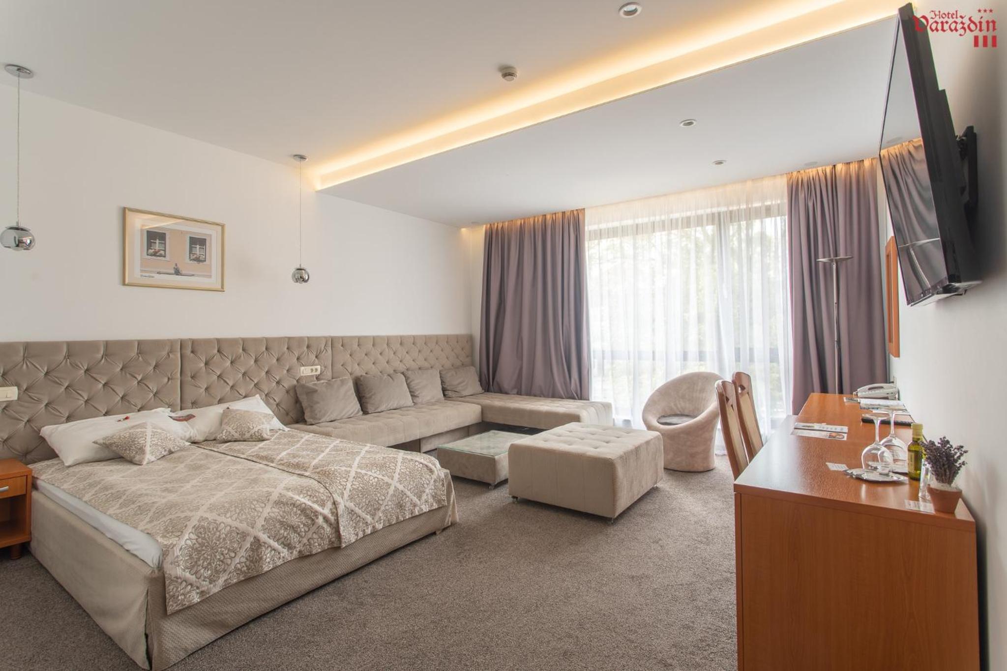 Deluxe Triple Room - Photo 2