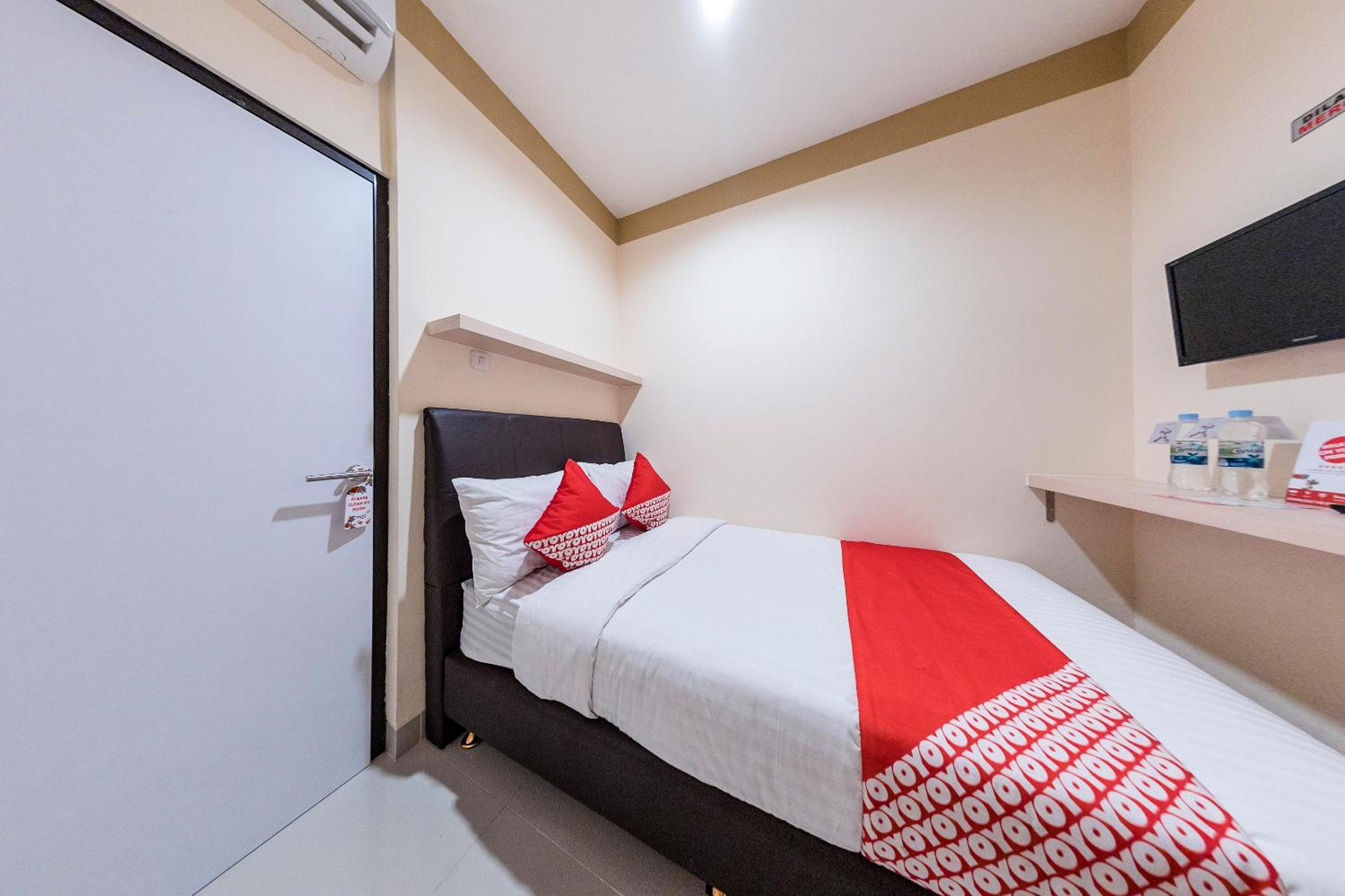 Standard Double Room - Photo 9