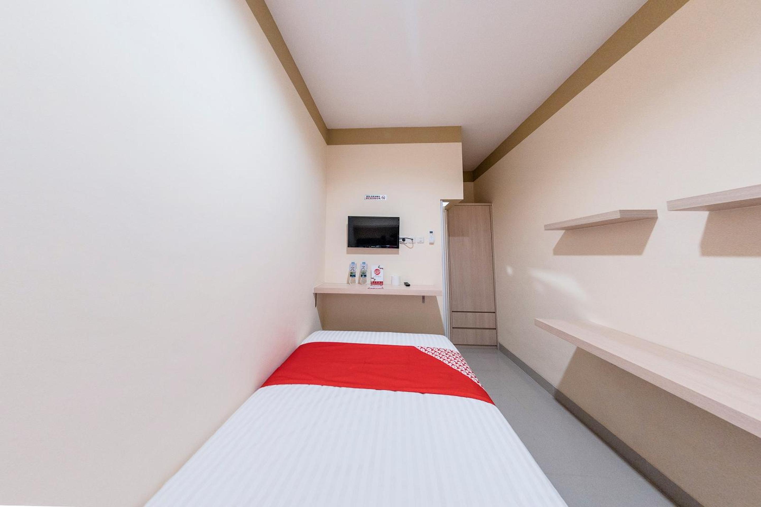 Standard Double Room - Photo 8