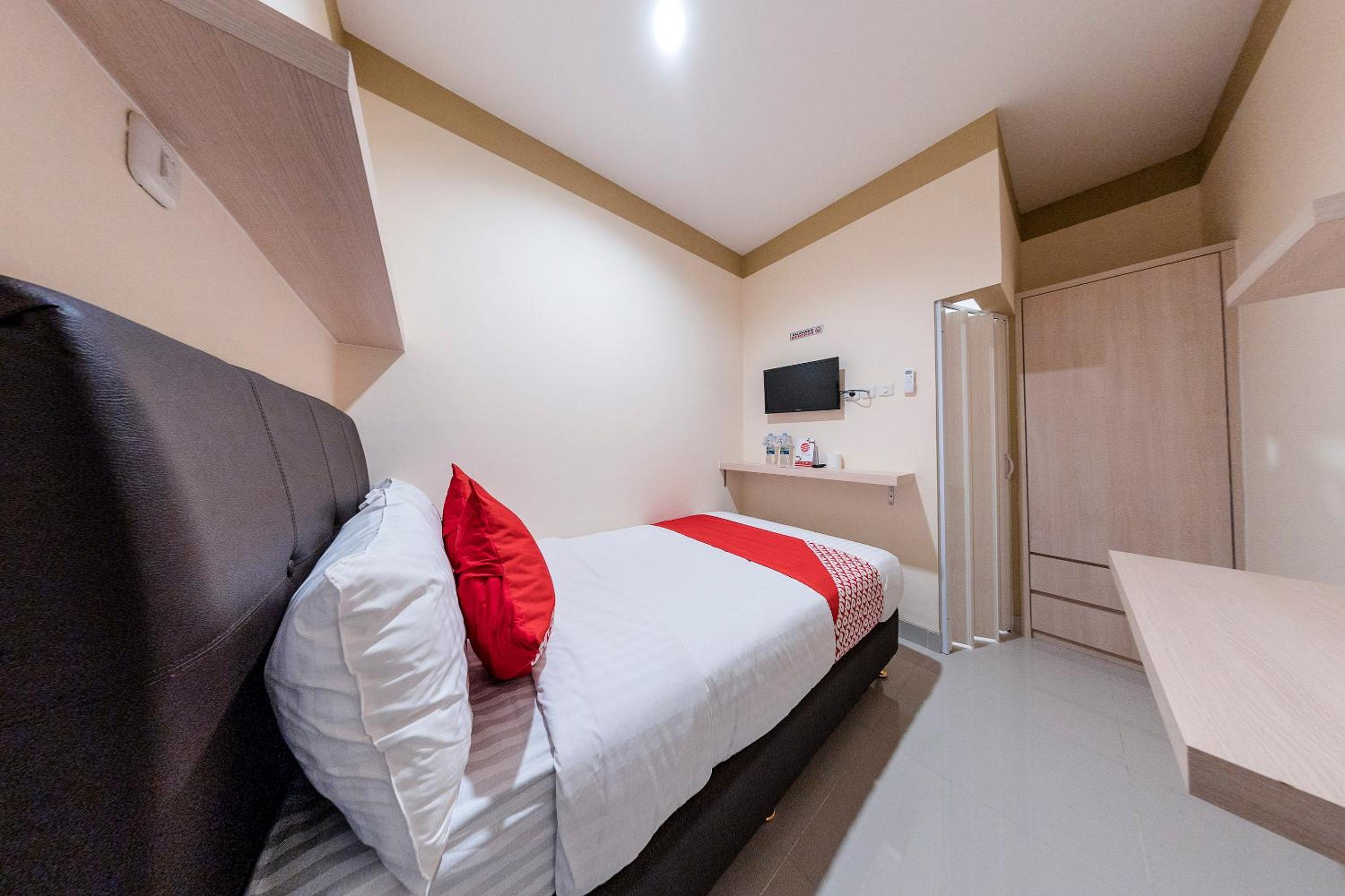 Standard Double Room - Photo 7