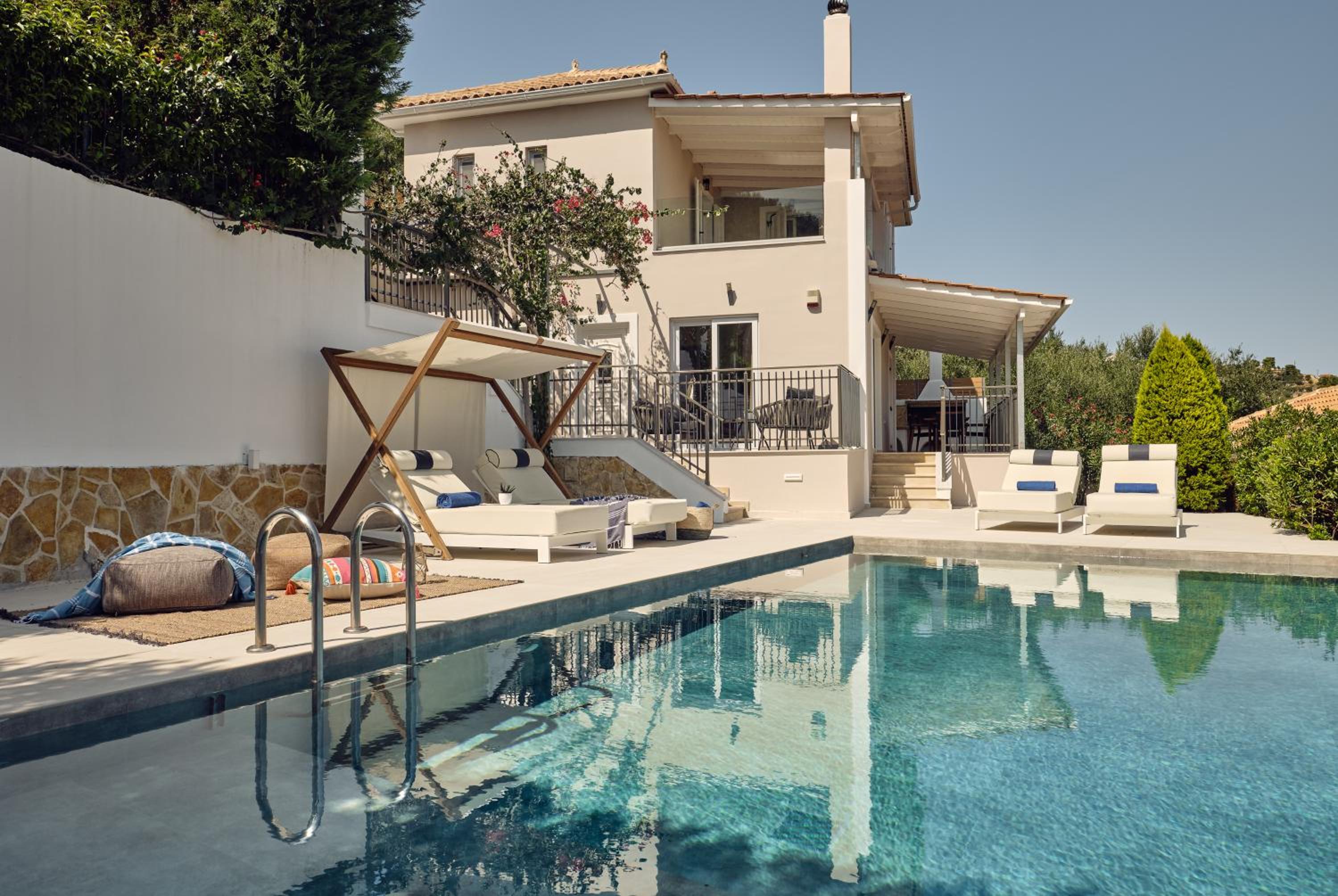 Villa photo 2