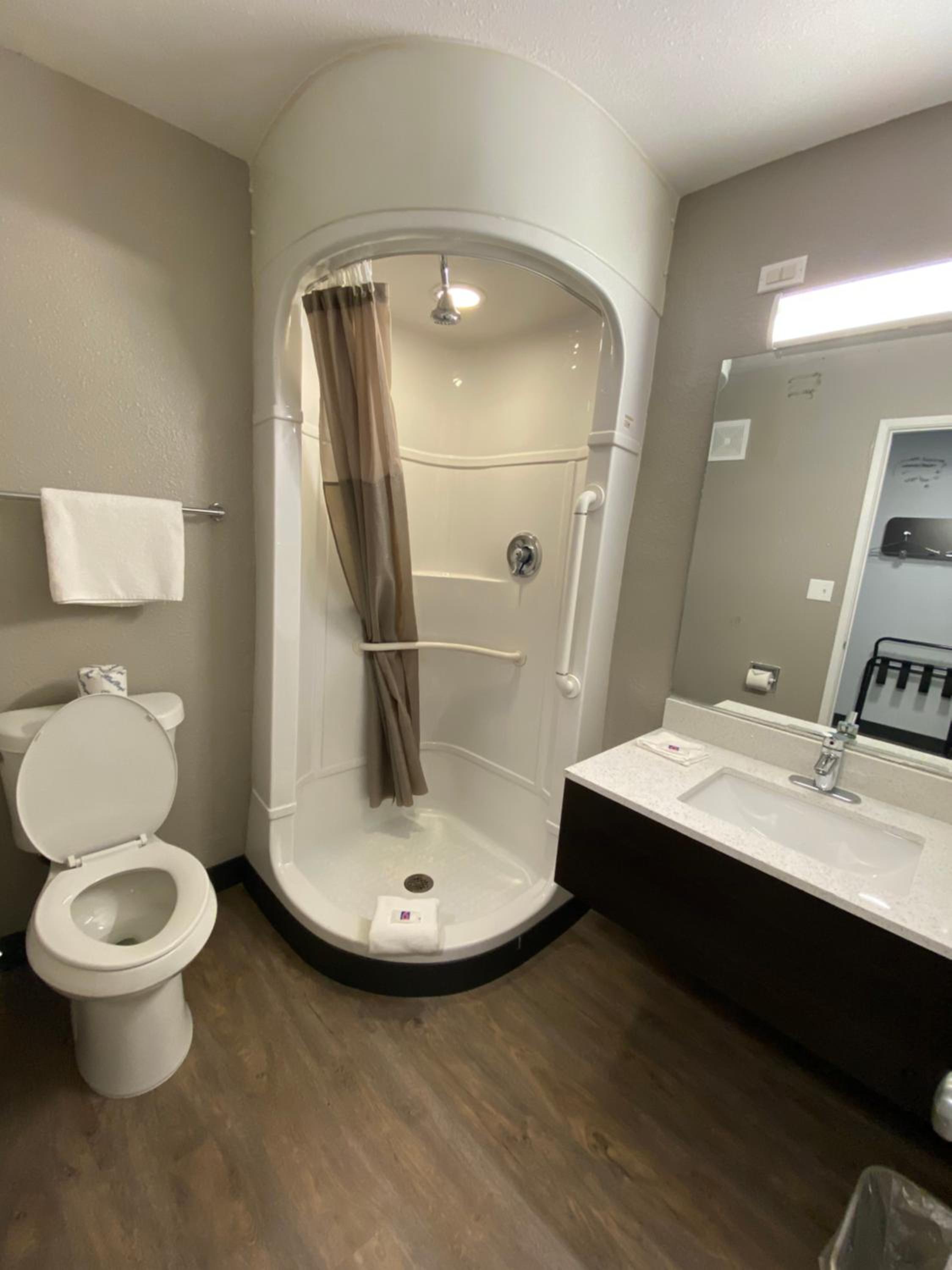 Deluxe Quadruple Room - Non-Smoking