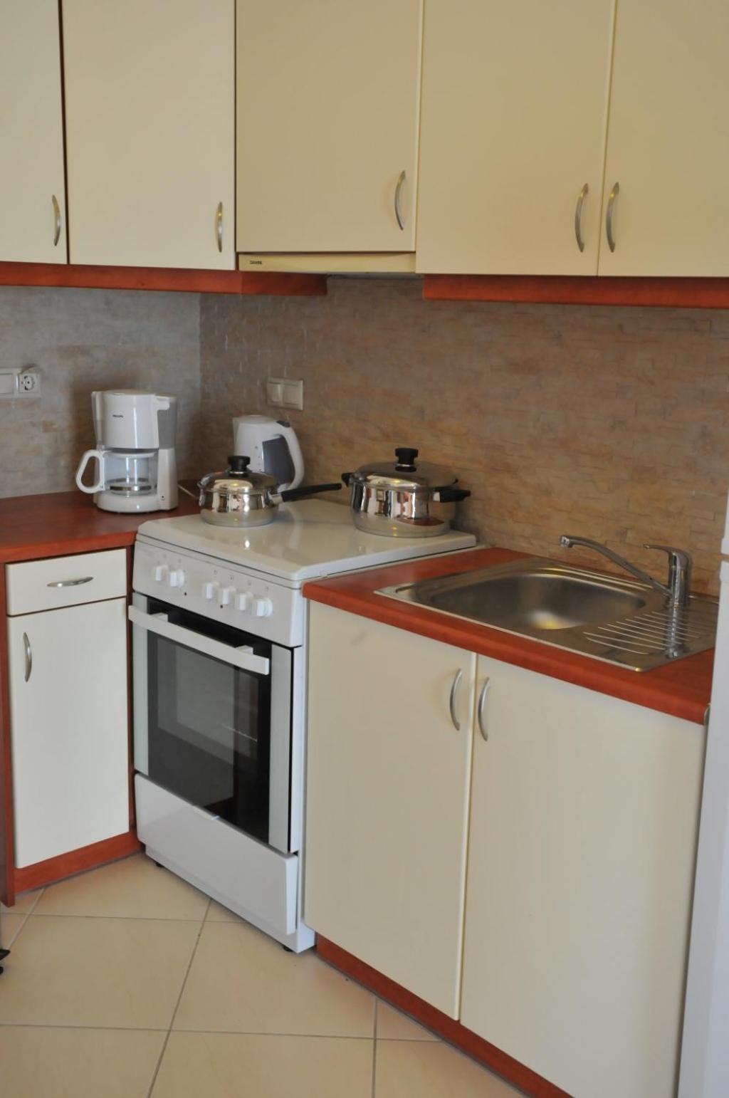 One-Bedroom Apartment with Sea View - Photo 3