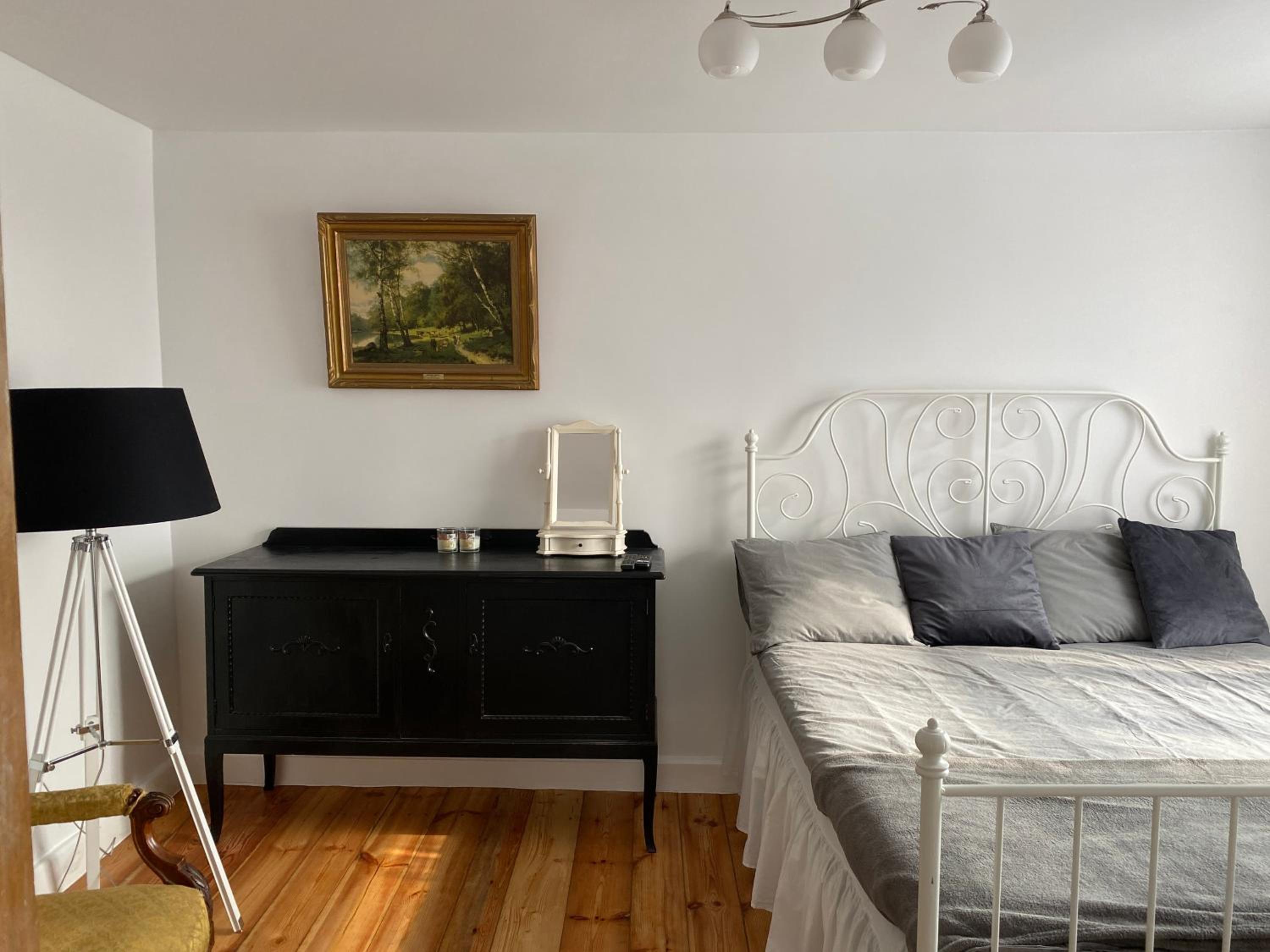 One-Bedroom Apartment - Photo 10