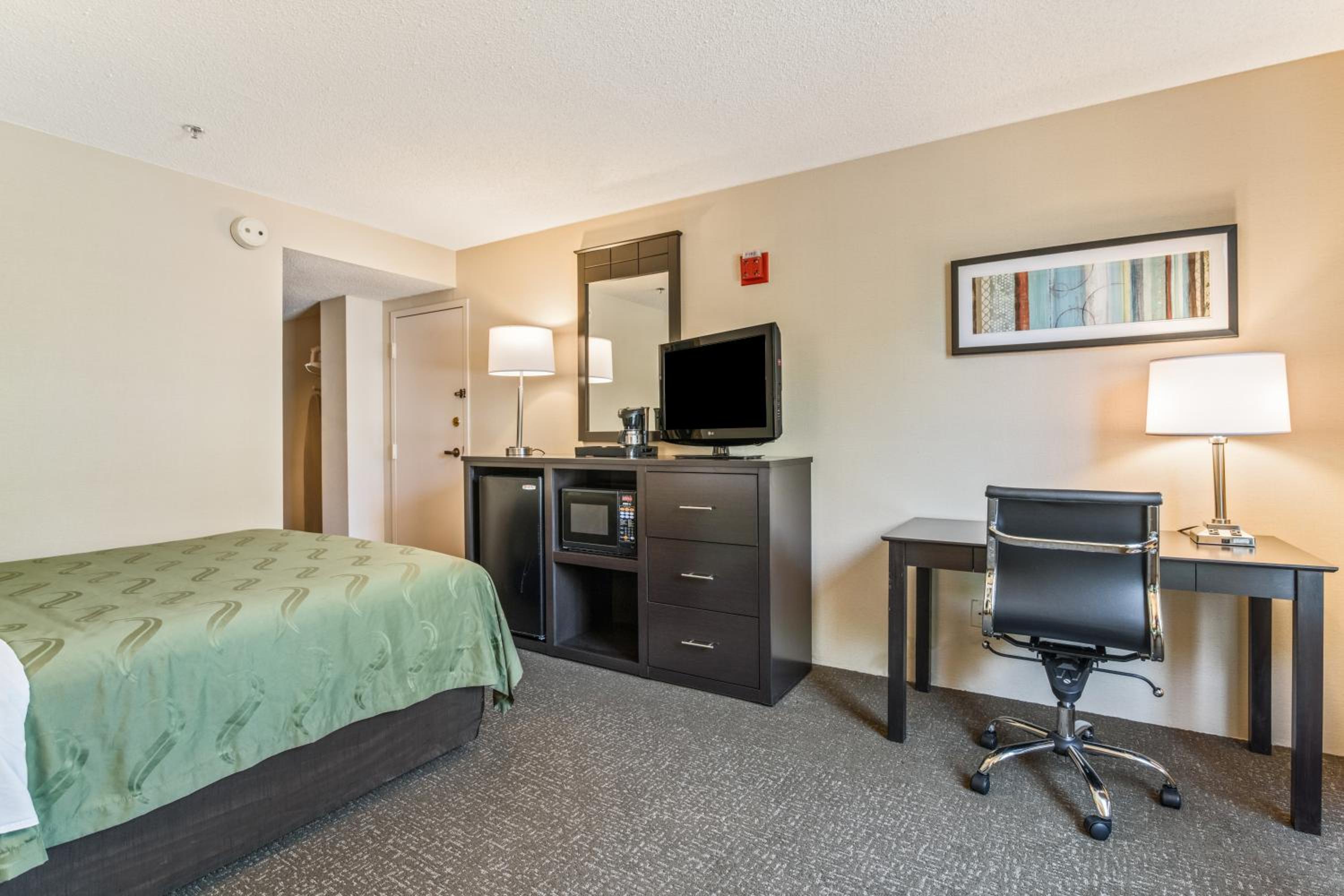 Queen Room - Accessible/Non-Smoking - Photo 1