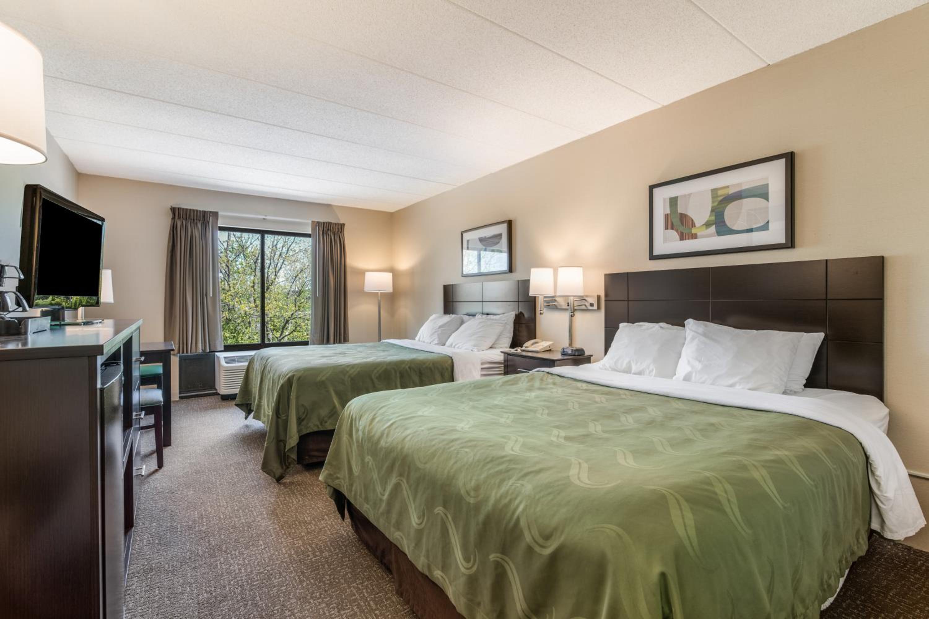 Queen Room with Two Queen Beds - Non-Smoking - Photo 1