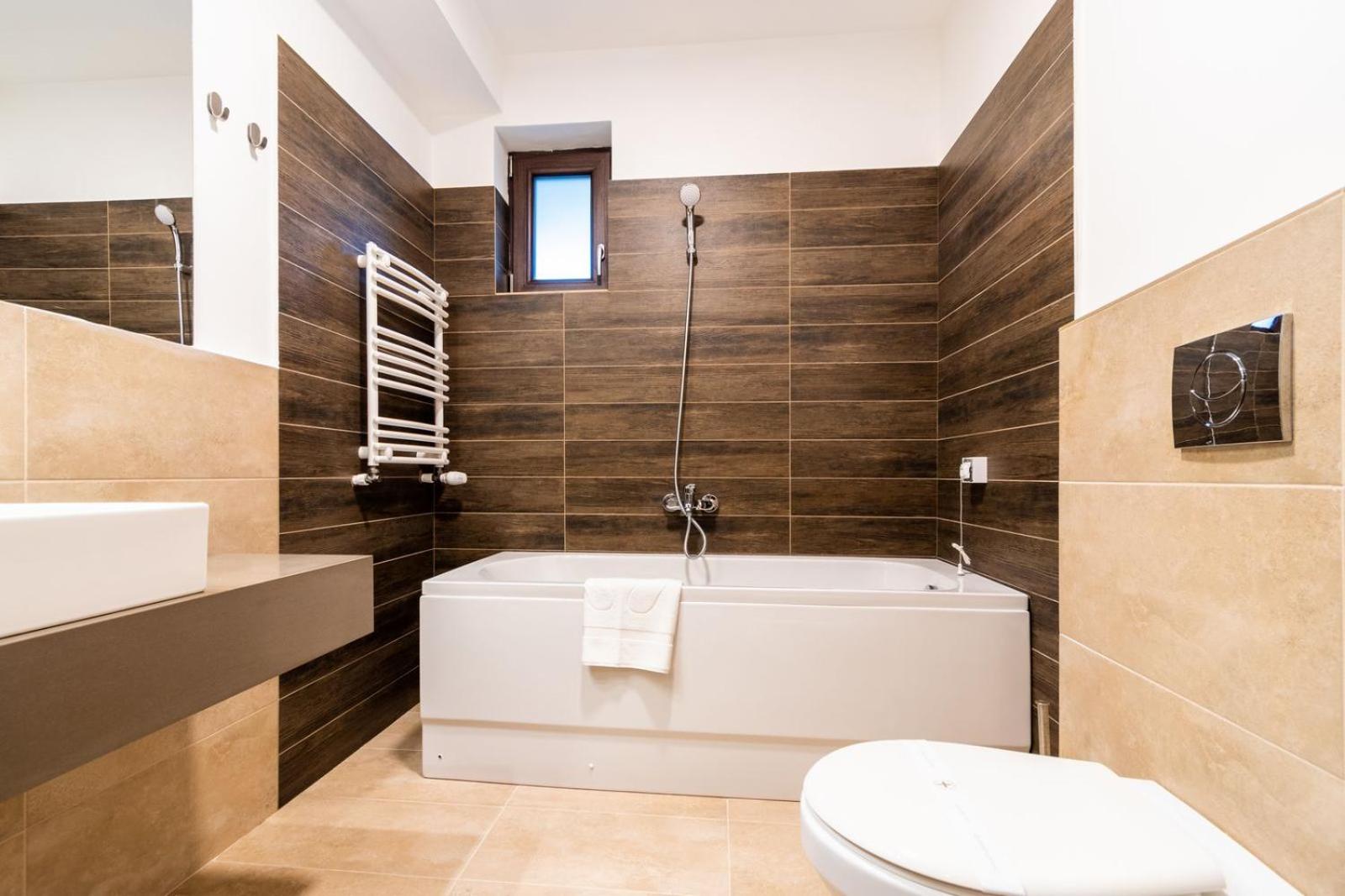 Family Room - Disability Access - Photo 4