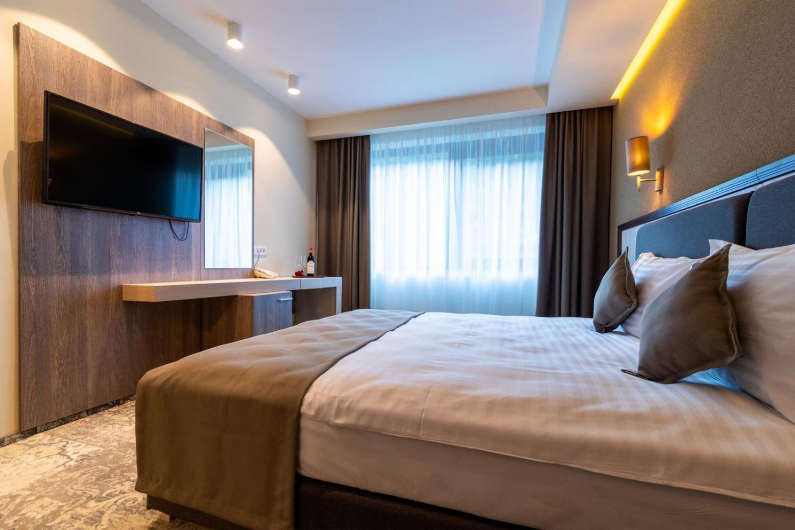 Deluxe Double or Twin Room with River View - Photo 2