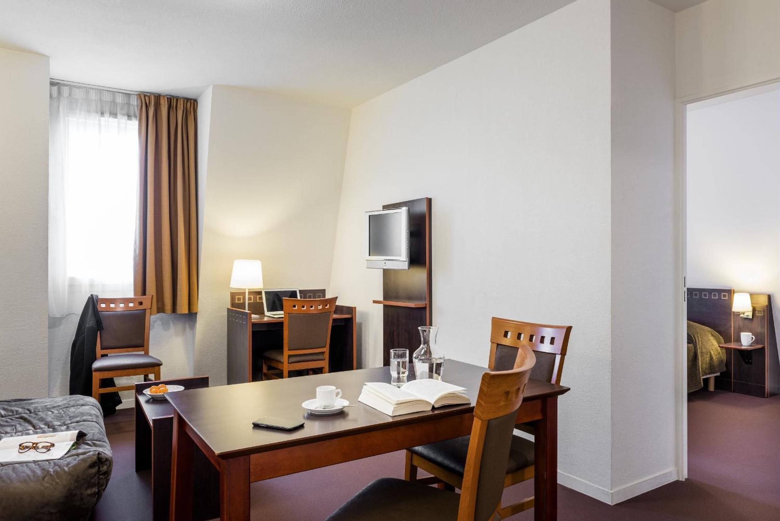 One-Bedroom Apartment (4 Adults) - Photo 9