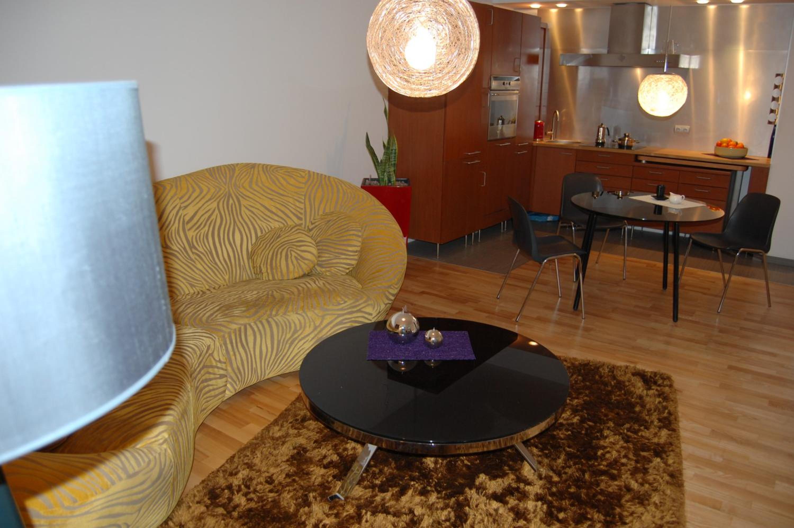 One-Bedroom Apartment - Photo 2