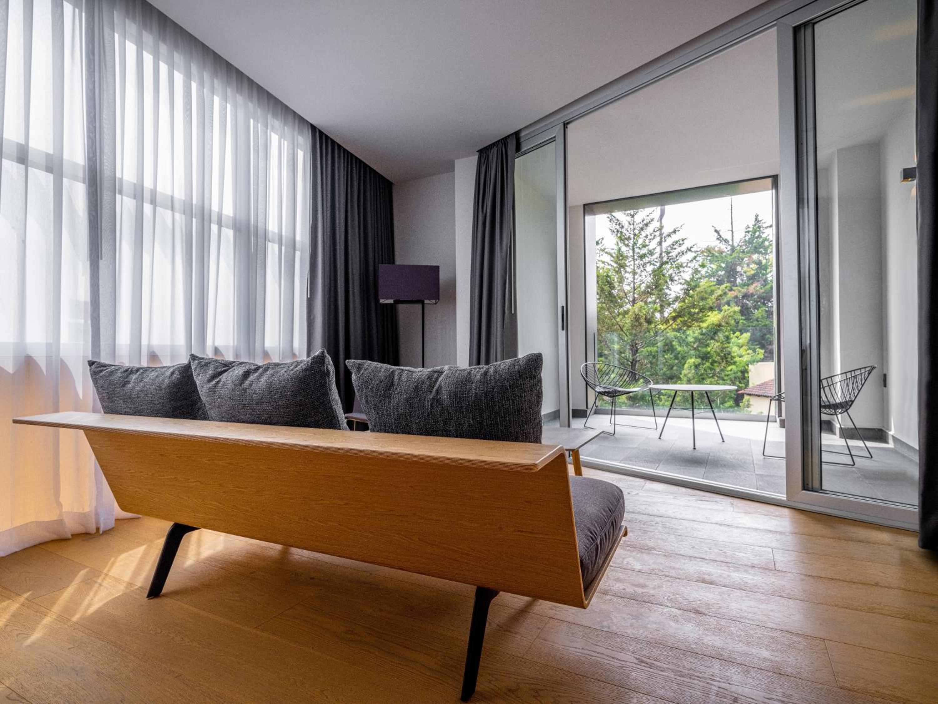 Suite - Photo 2