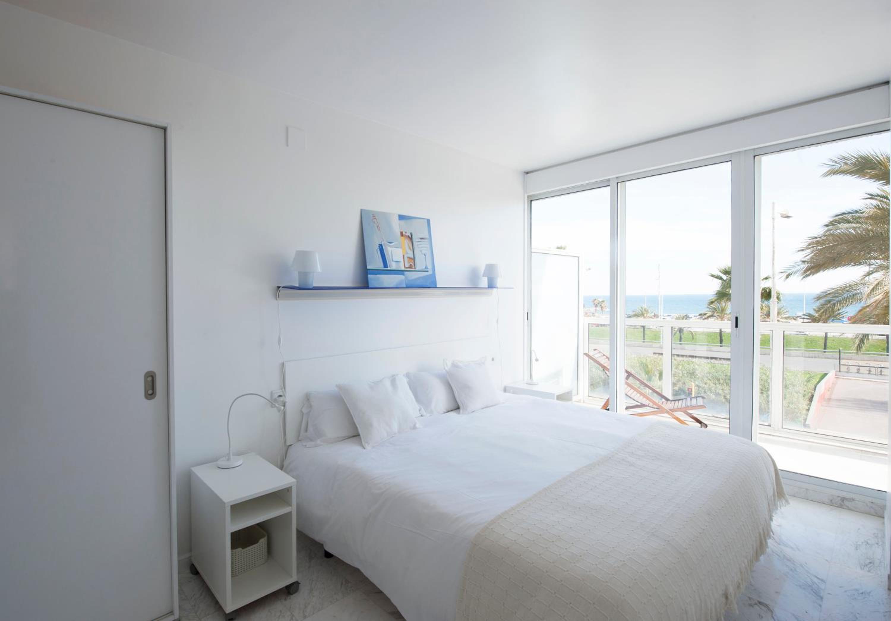 Three-Bedroom Apartment (5-6 Adults) with sea view photo 2
