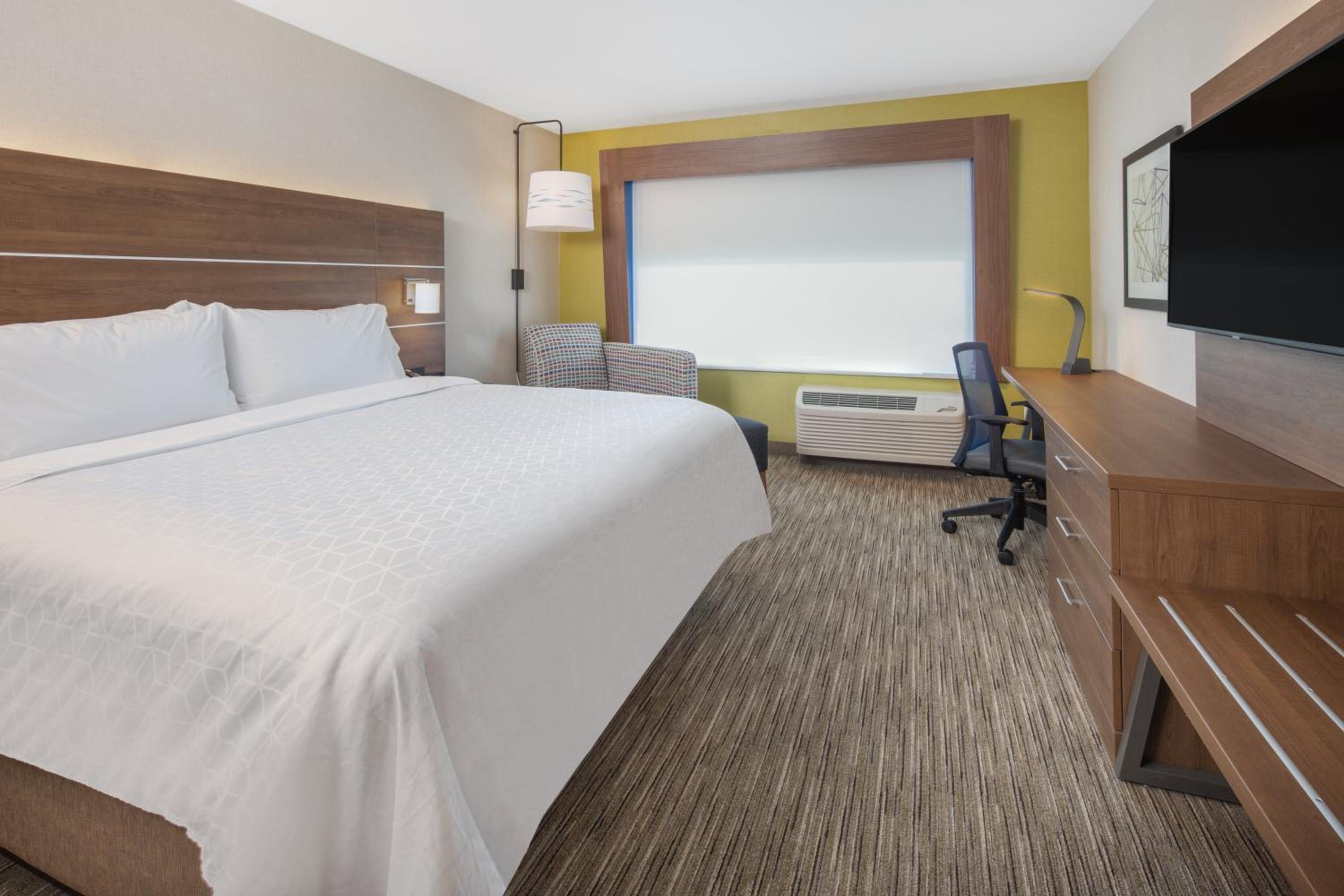 Standard King Room - Photo 2
