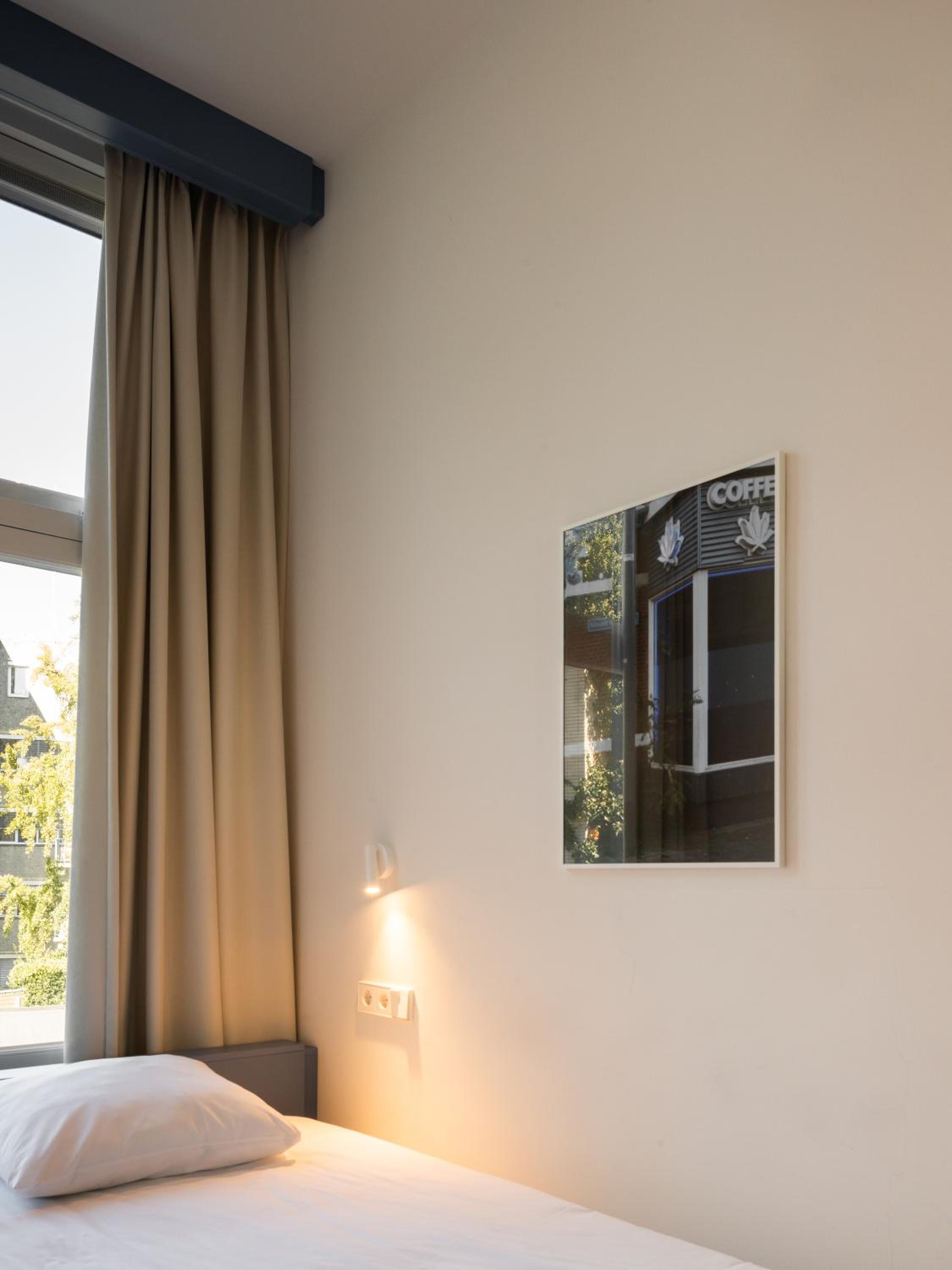 Tiny Double Room - Photo 6